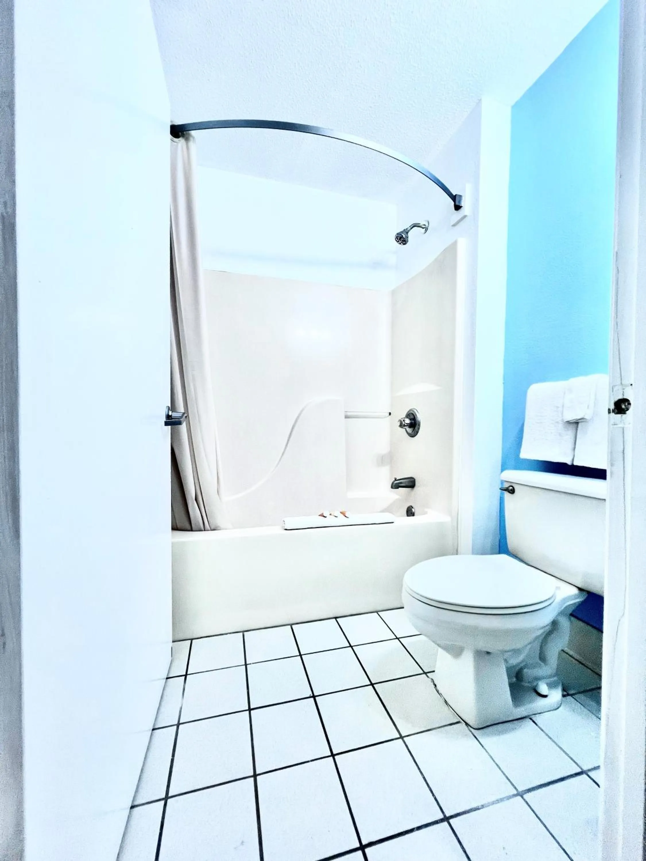 Bathroom in Bayou Inn & Suites