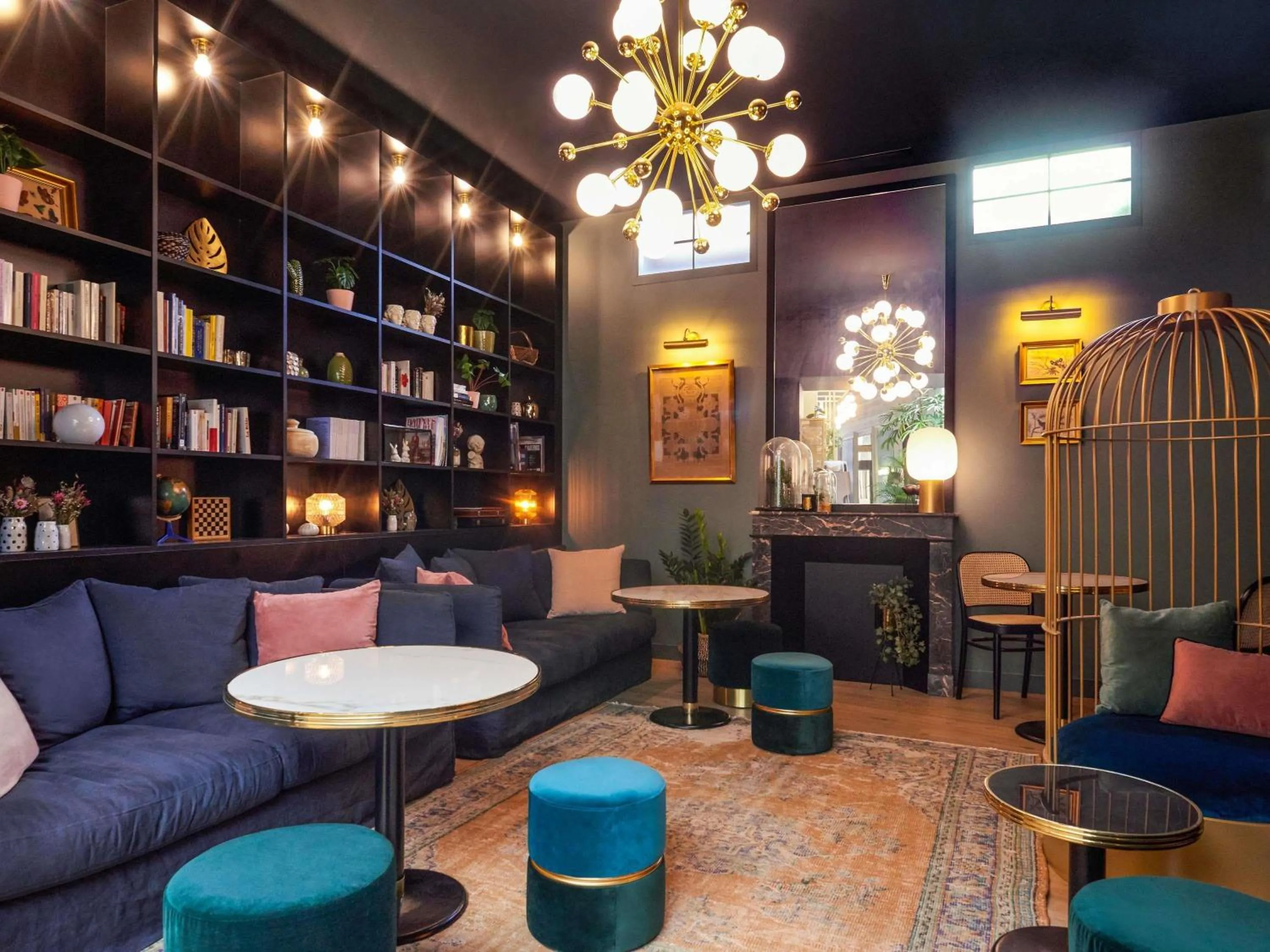 Lounge or bar in Mercure Nantes Centre Passage Pommeraye