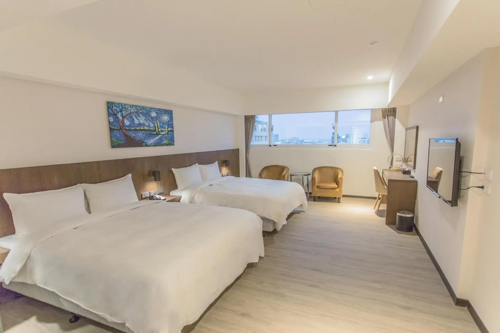 Photo of the whole room, Bed in Seeing Inn