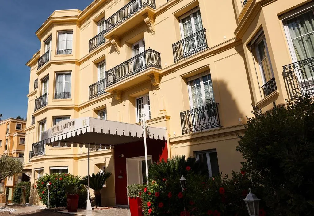 Facade/entrance in Hotel Carlton