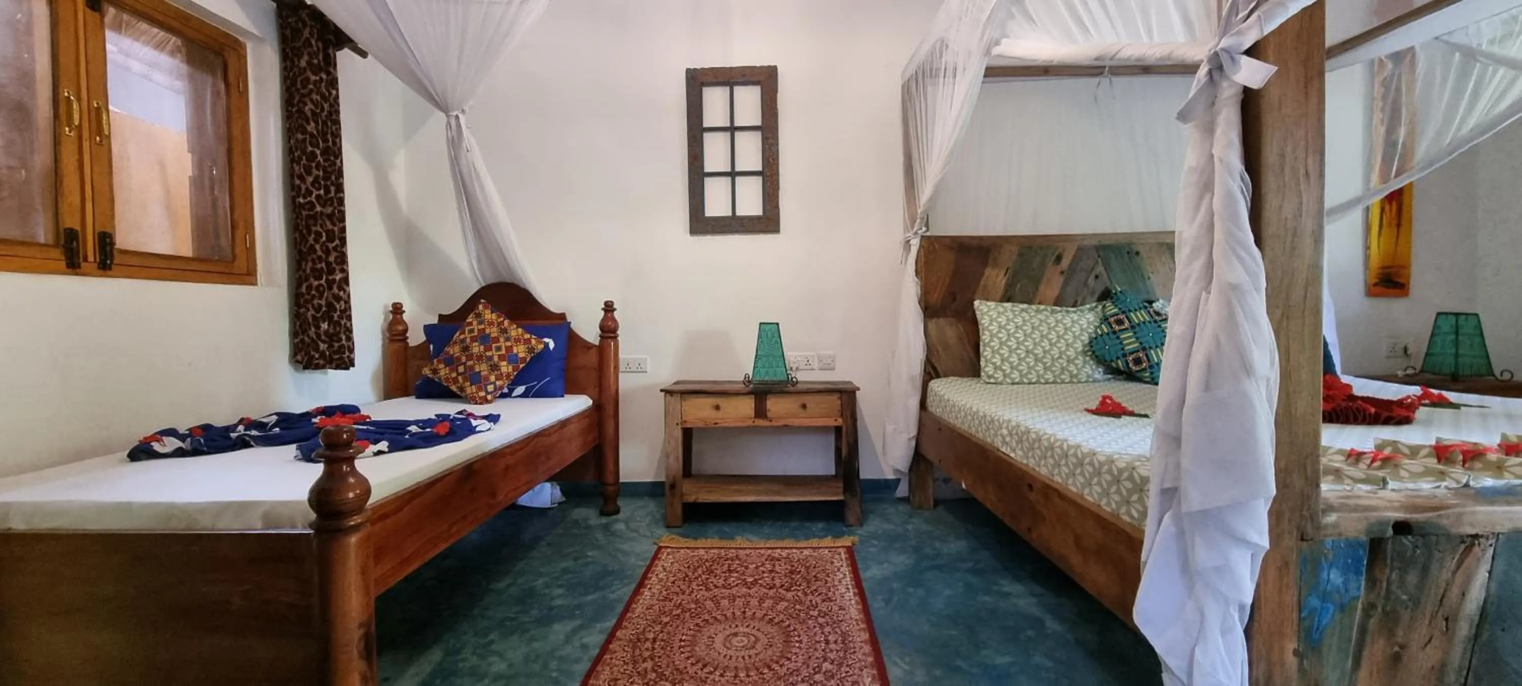 Balcony/Terrace, Bed in Salama & Mbuyuni Bungalows