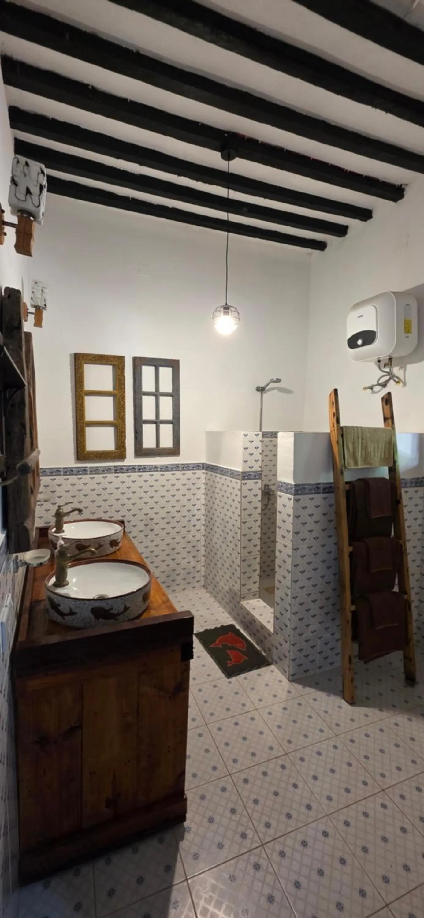 Shower in Salama & Mbuyuni Bungalows