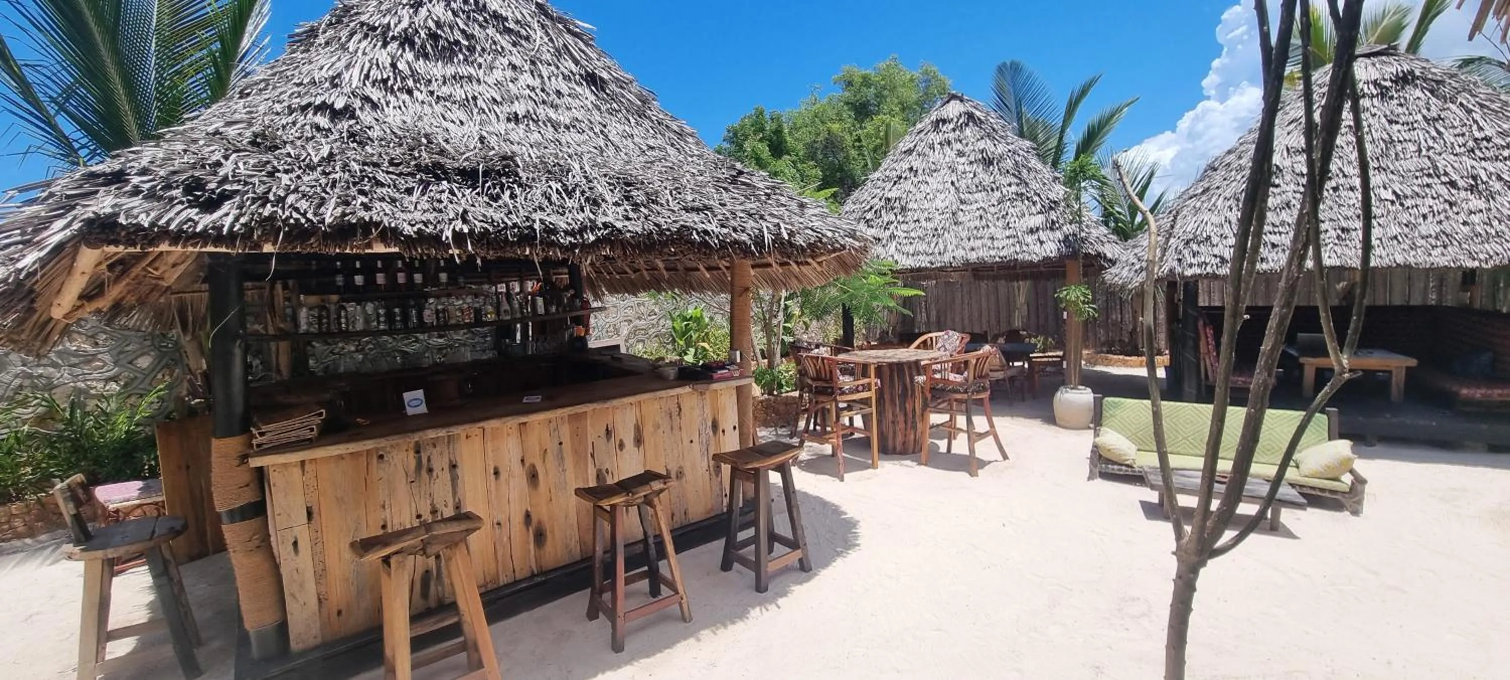 Restaurant/places to eat in Salama & Mbuyuni Bungalows