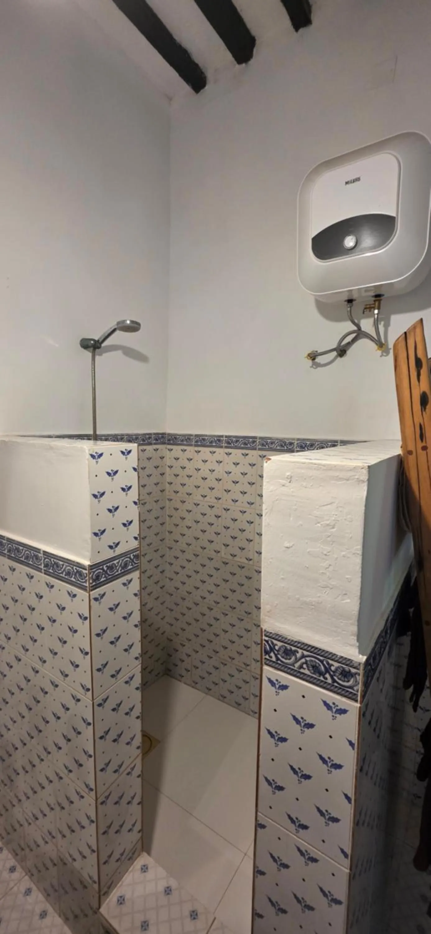 Shower in Salama & Mbuyuni Bungalows