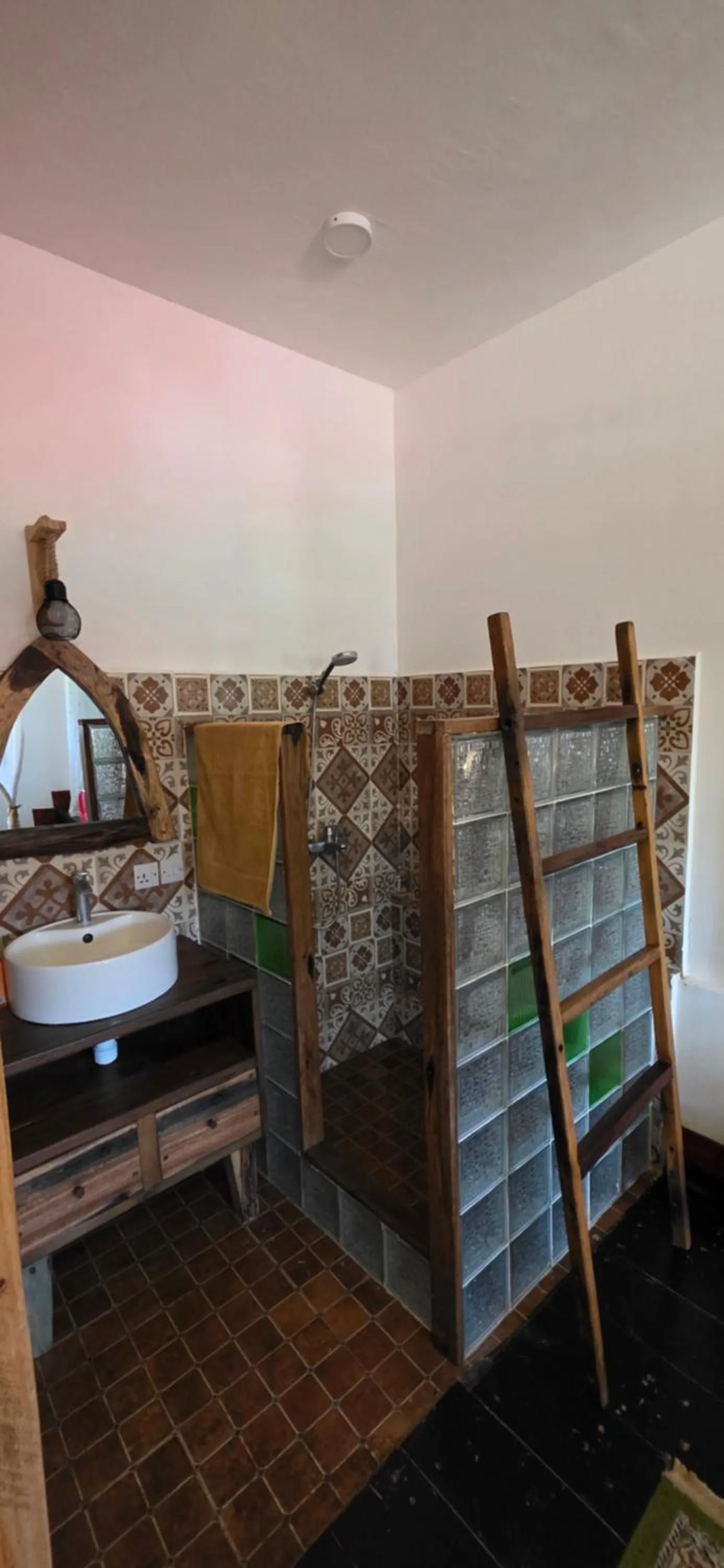 Salama & Mbuyuni Bungalows