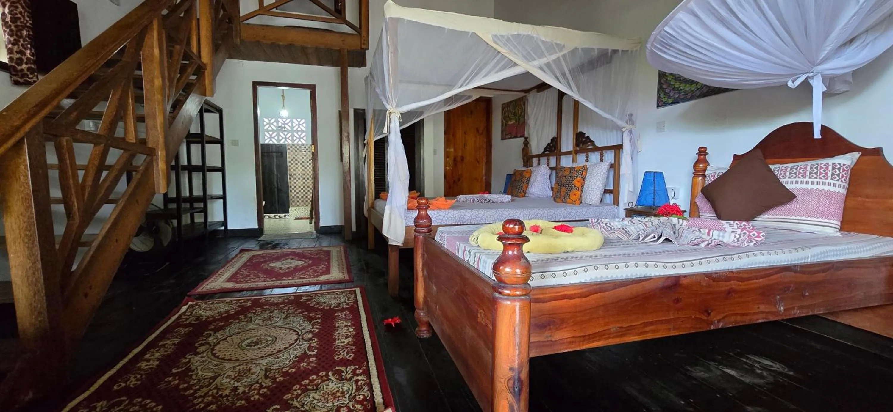 Shower, Bed in Salama & Mbuyuni Bungalows