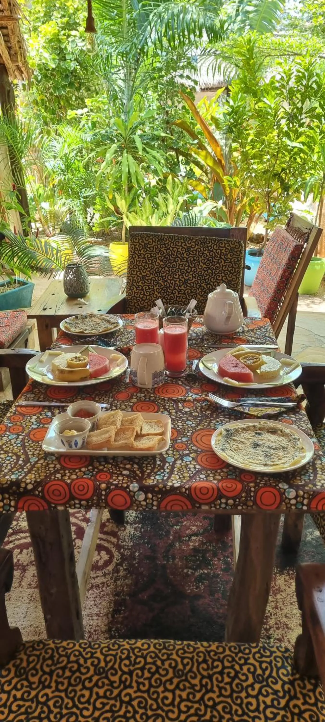 Restaurant/places to eat in Salama & Mbuyuni Bungalows