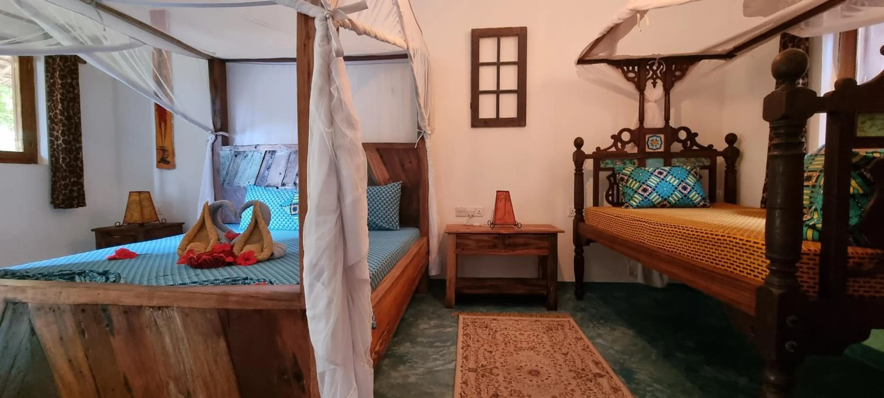 Balcony/Terrace, Bed in Salama & Mbuyuni Bungalows