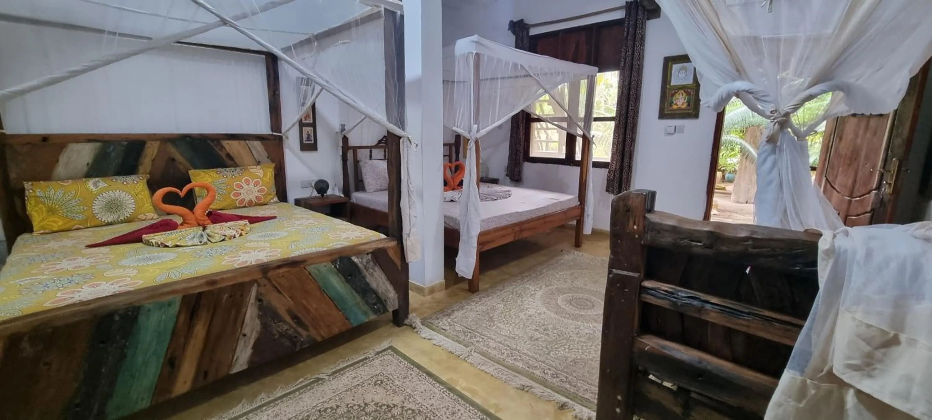 Shower, Bed in Salama & Mbuyuni Bungalows