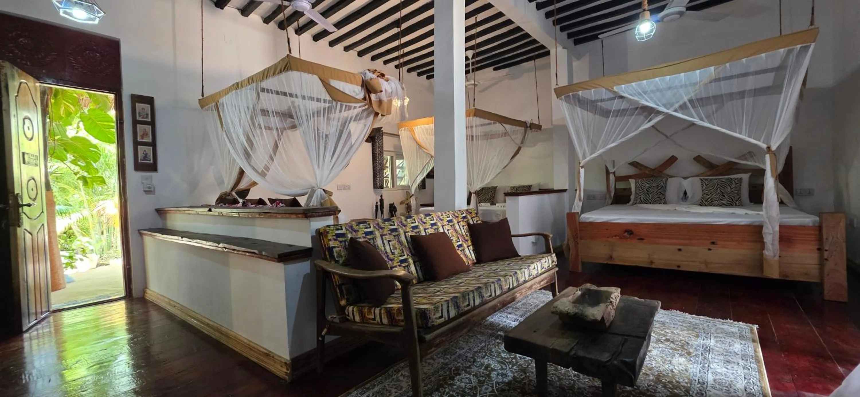 Bed in Salama & Mbuyuni Bungalows