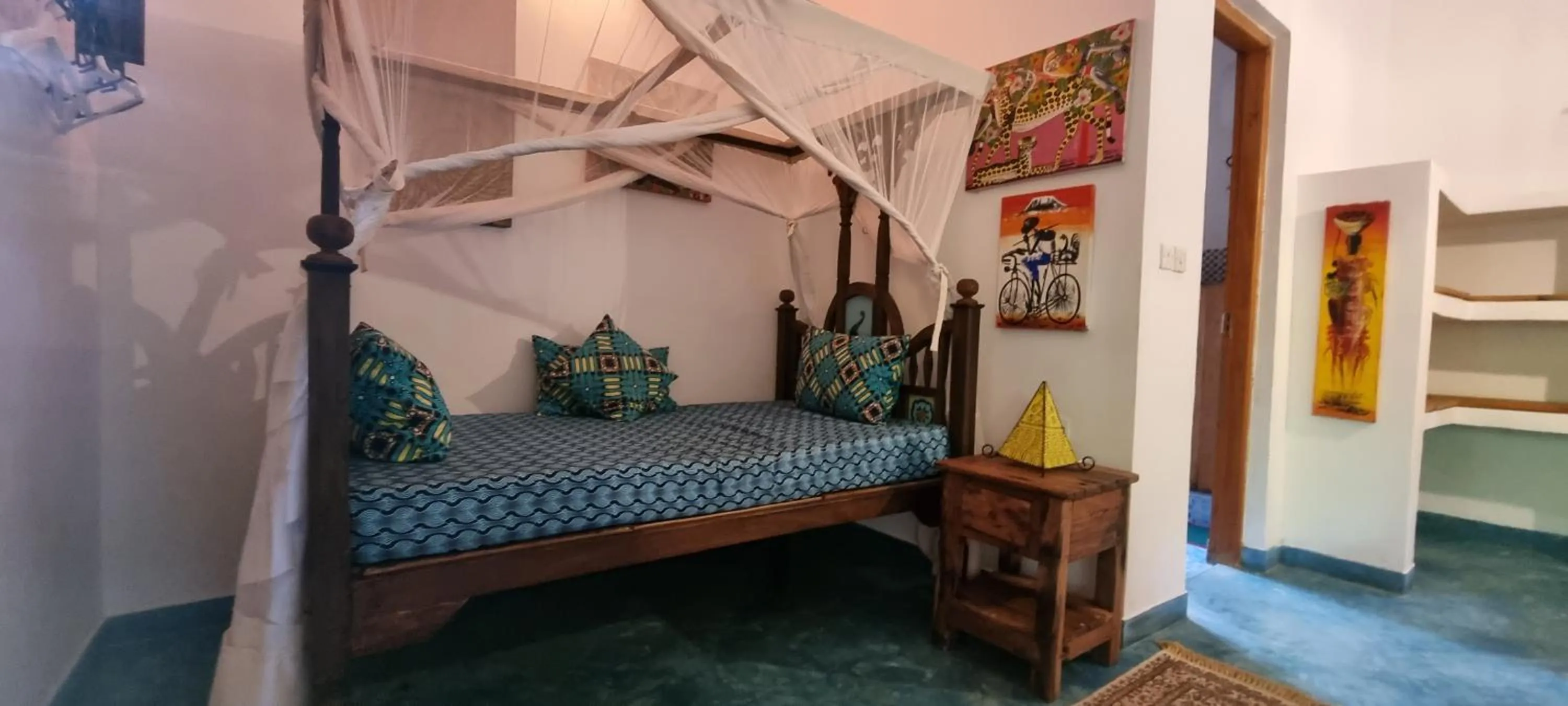 Balcony/Terrace, Bed in Salama & Mbuyuni Bungalows