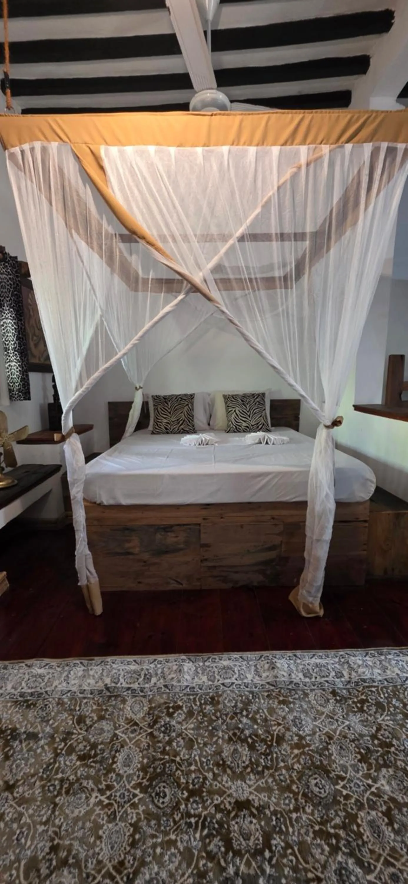 Bed in Salama & Mbuyuni Bungalows