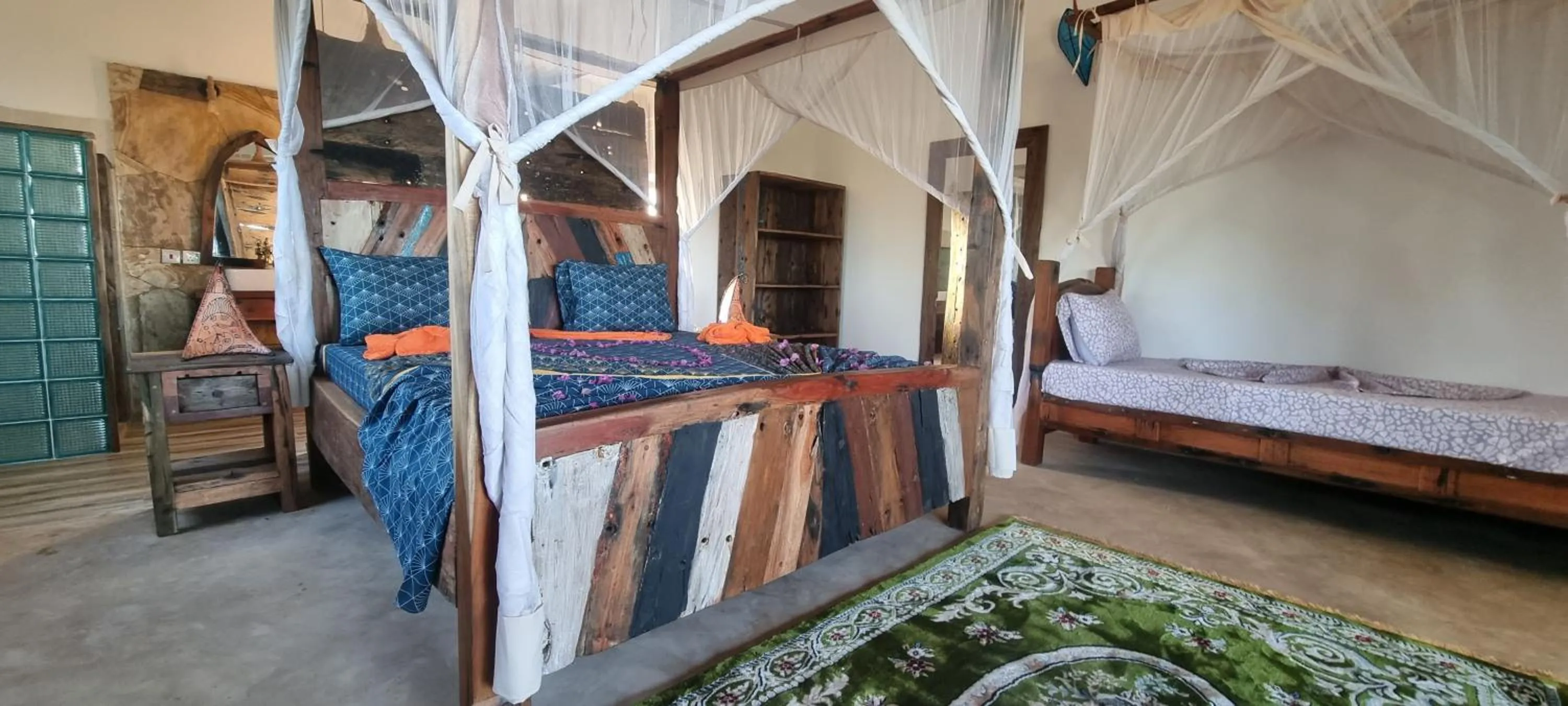 Bed in Salama & Mbuyuni Bungalows