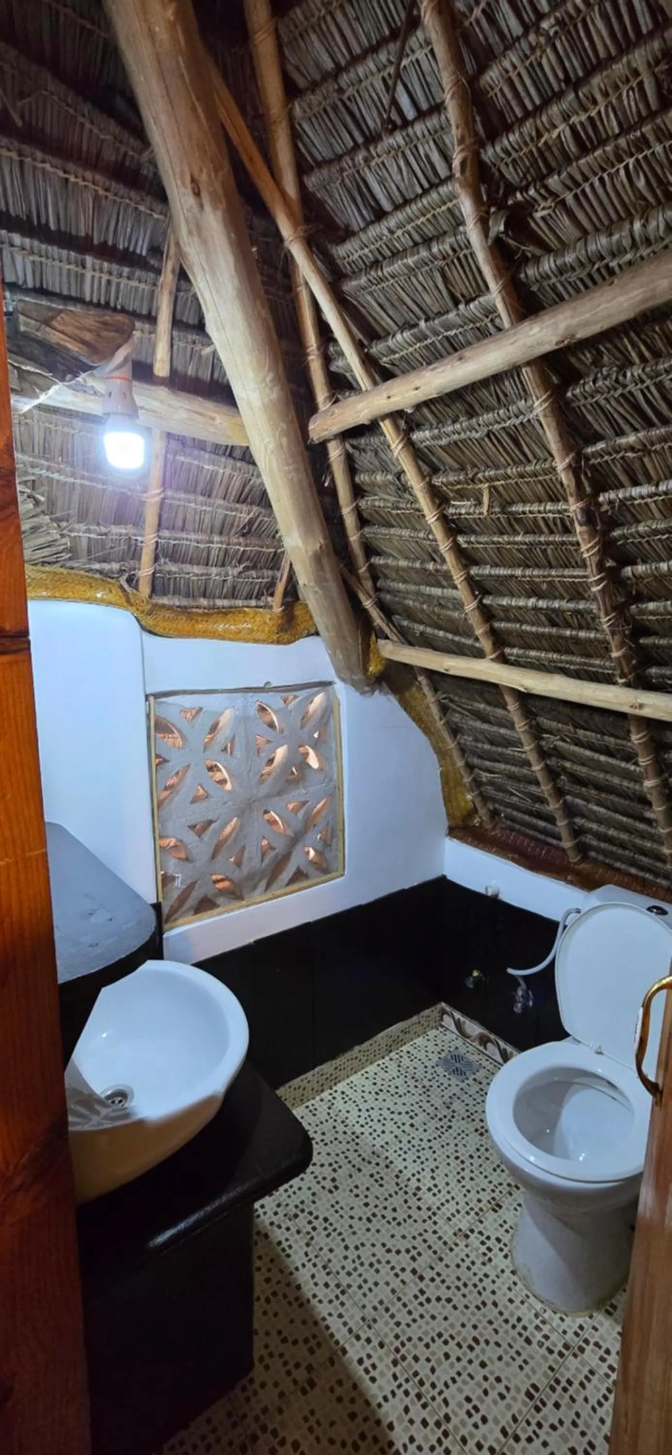 Toilet in Salama & Mbuyuni Bungalows