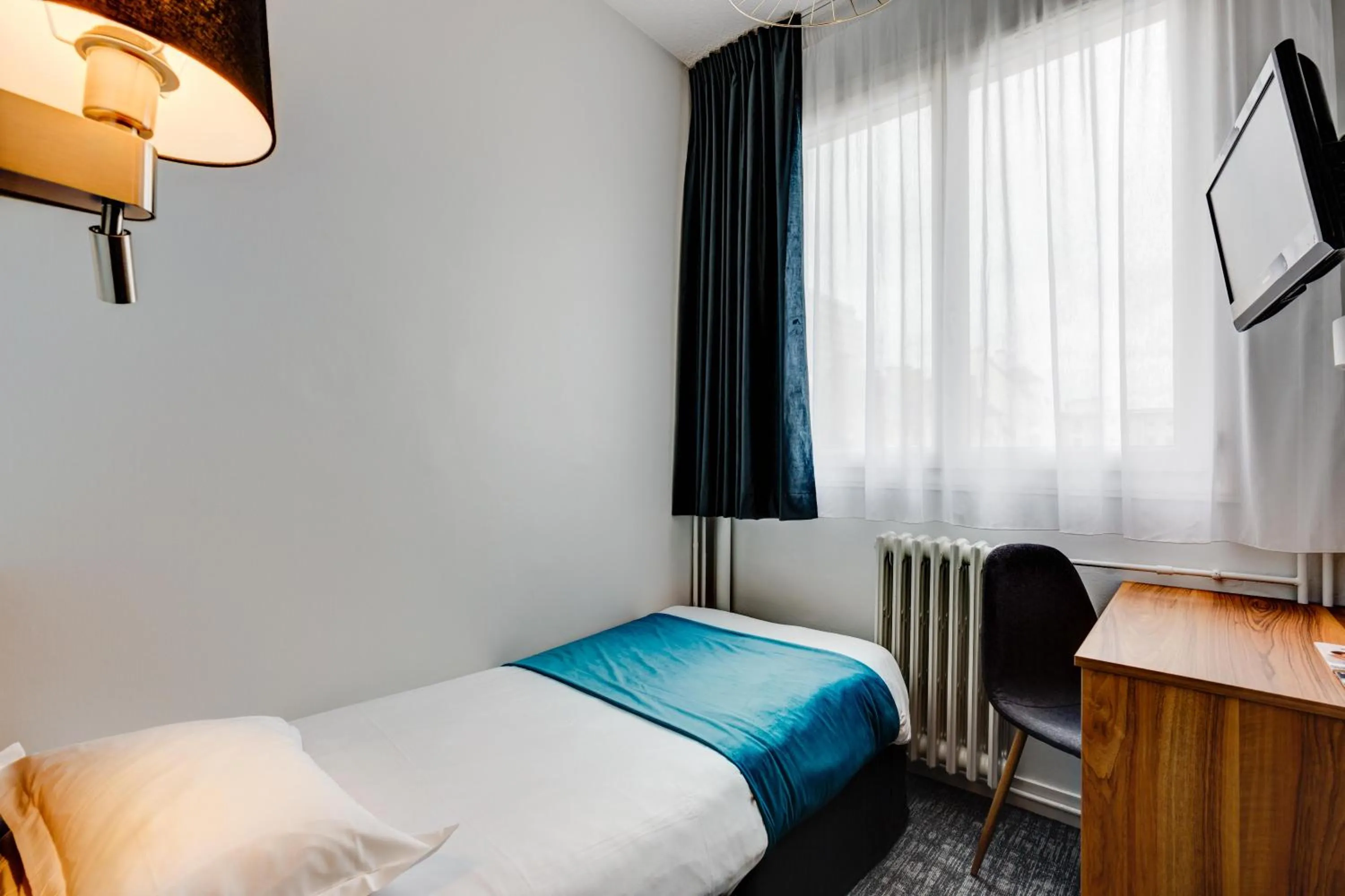 Bed in le paris brest hotel