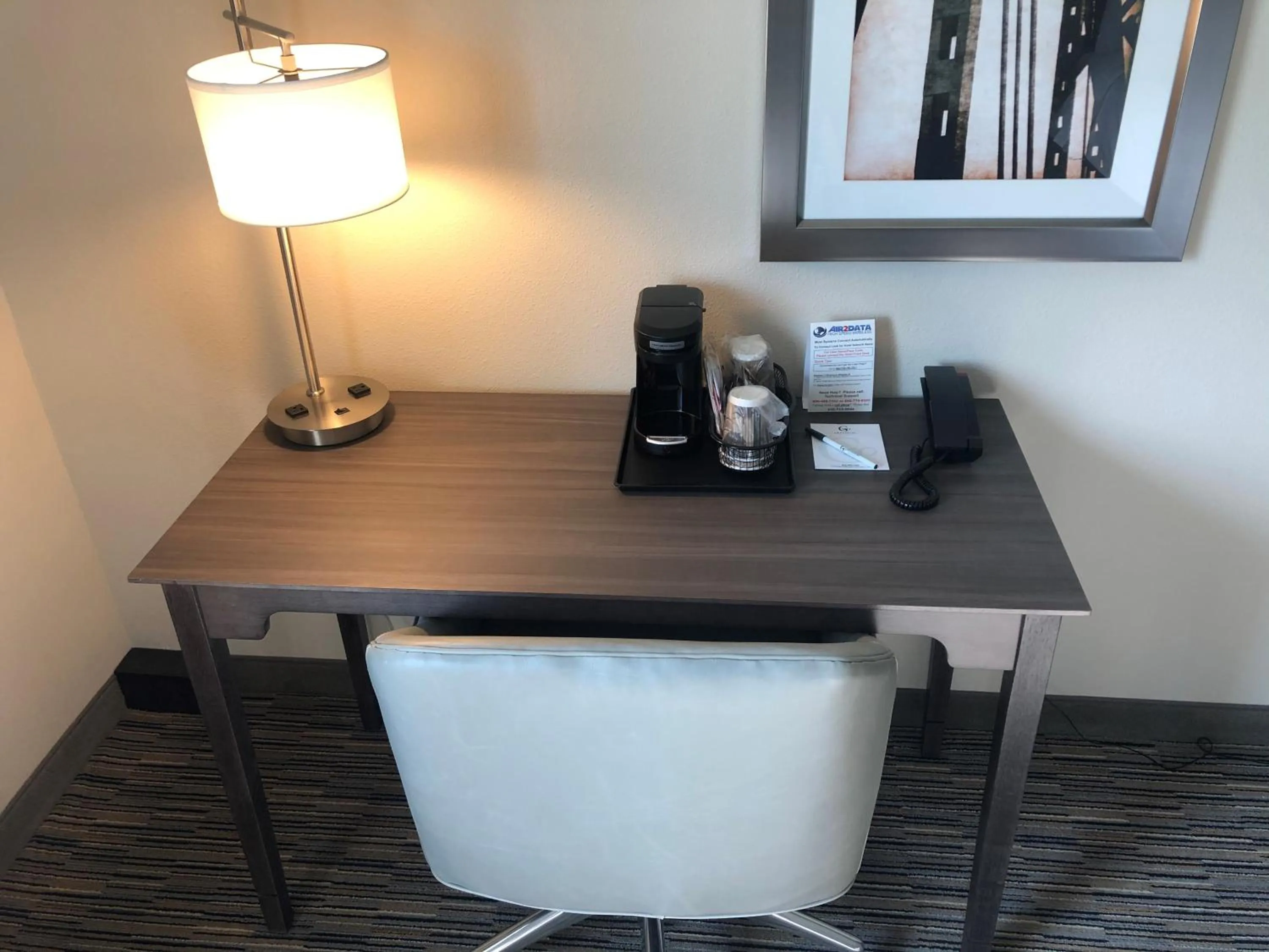 Coffee/tea facilities in GrandStay Hotel & Suites Rock Valley