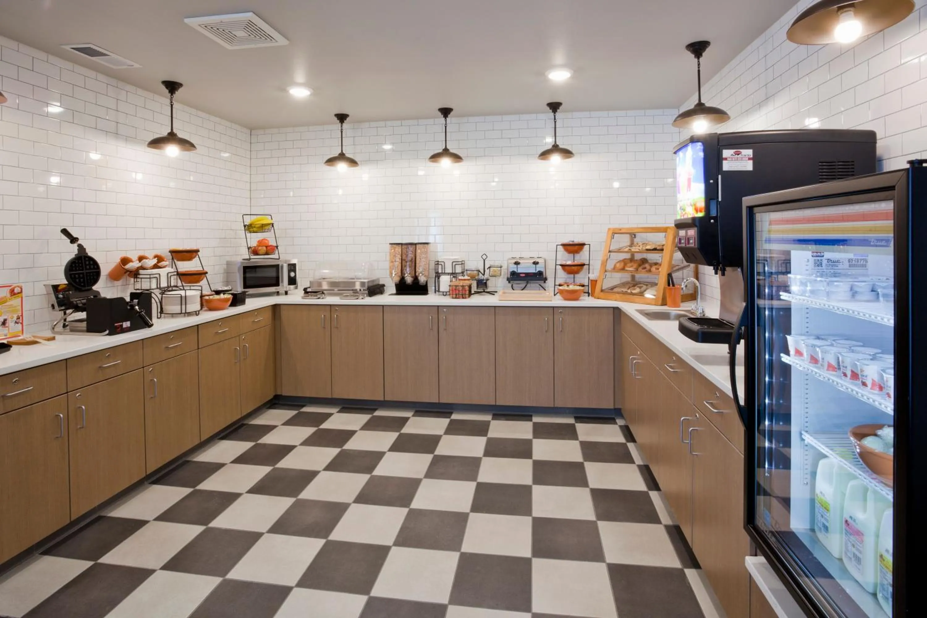 Breakfast in GrandStay Hotel & Suites Rock Valley