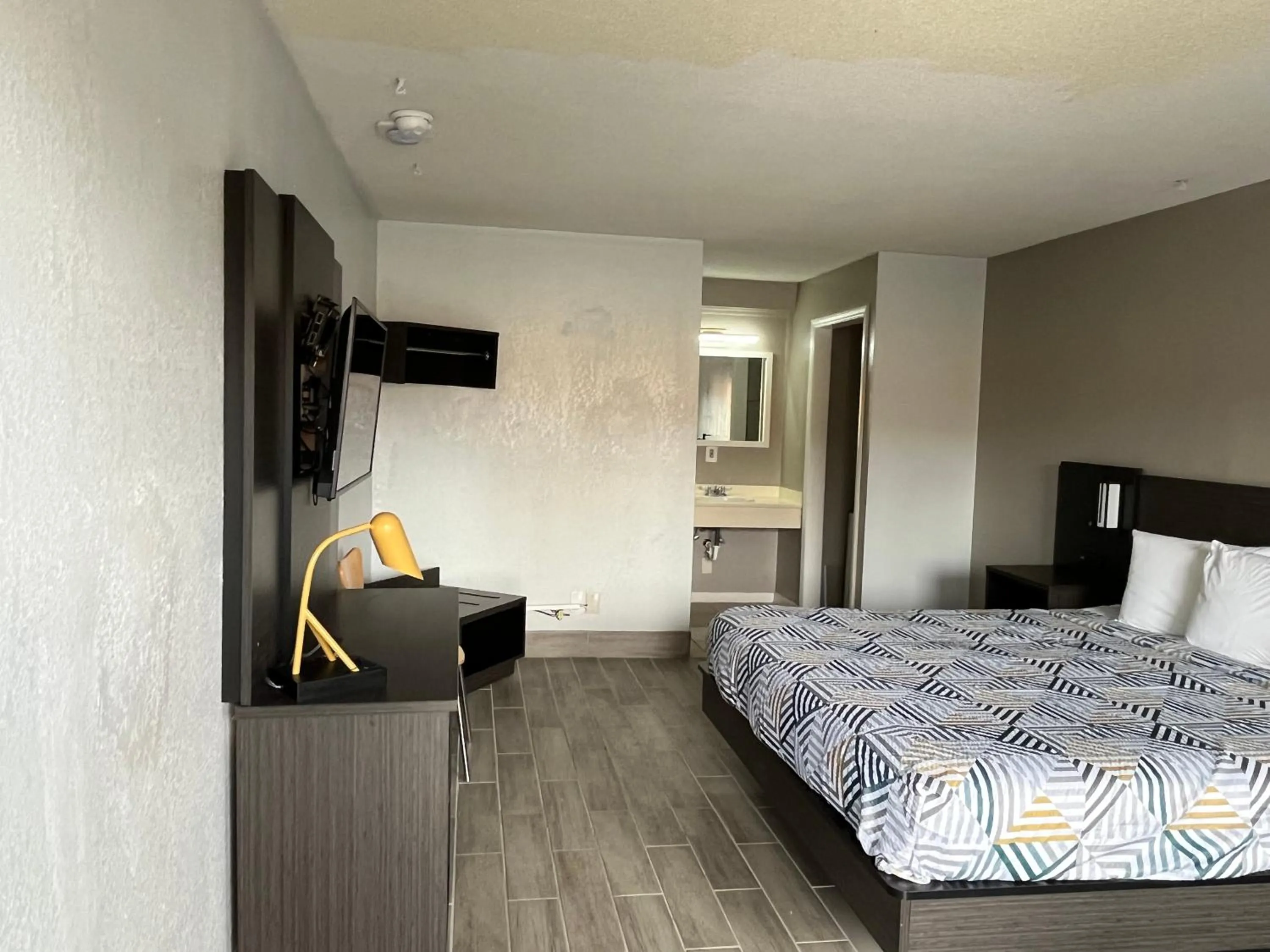 Bed in Motel 6 Cordele, GA