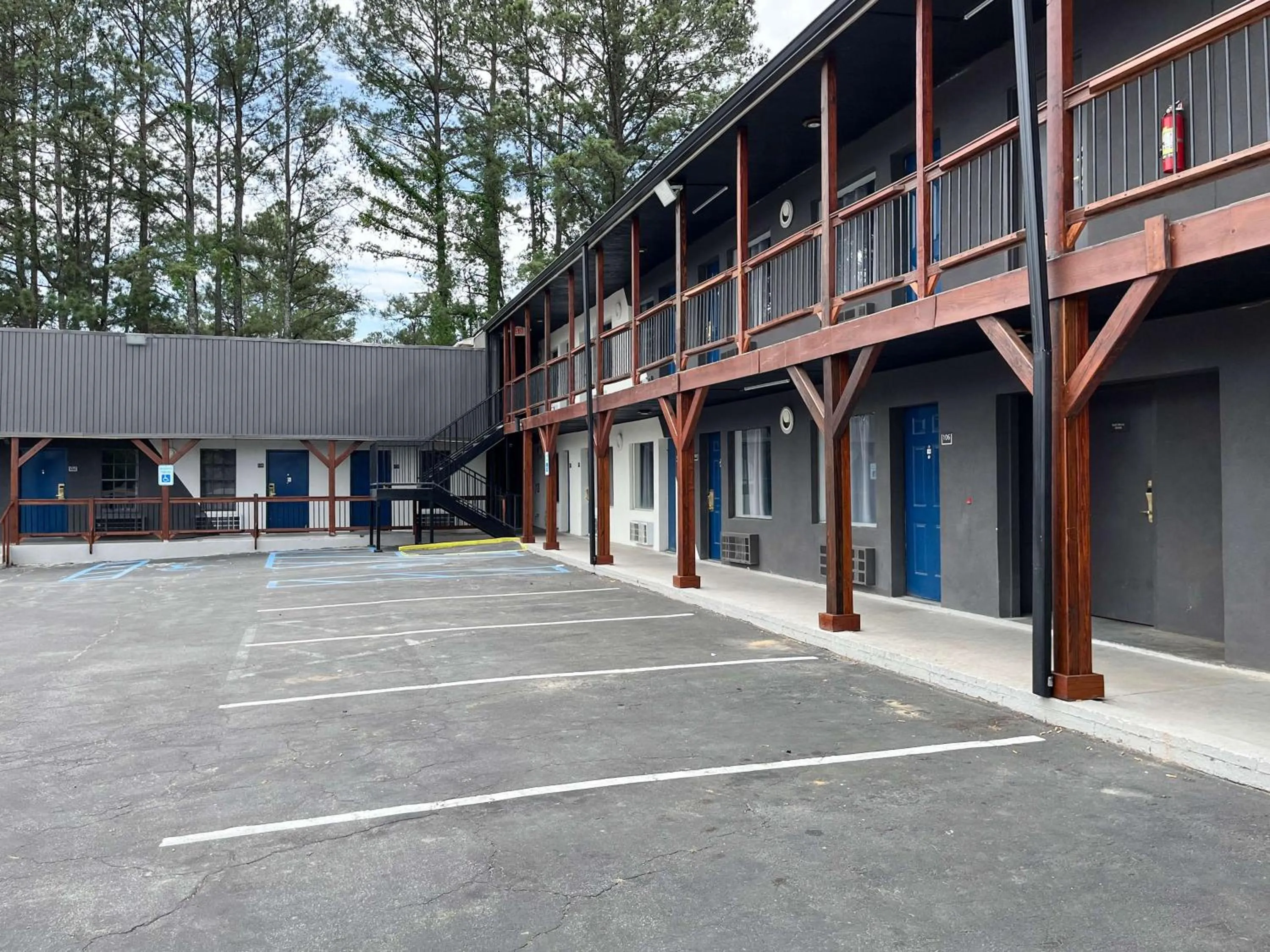 Property building in Motel 6 Cordele, GA
