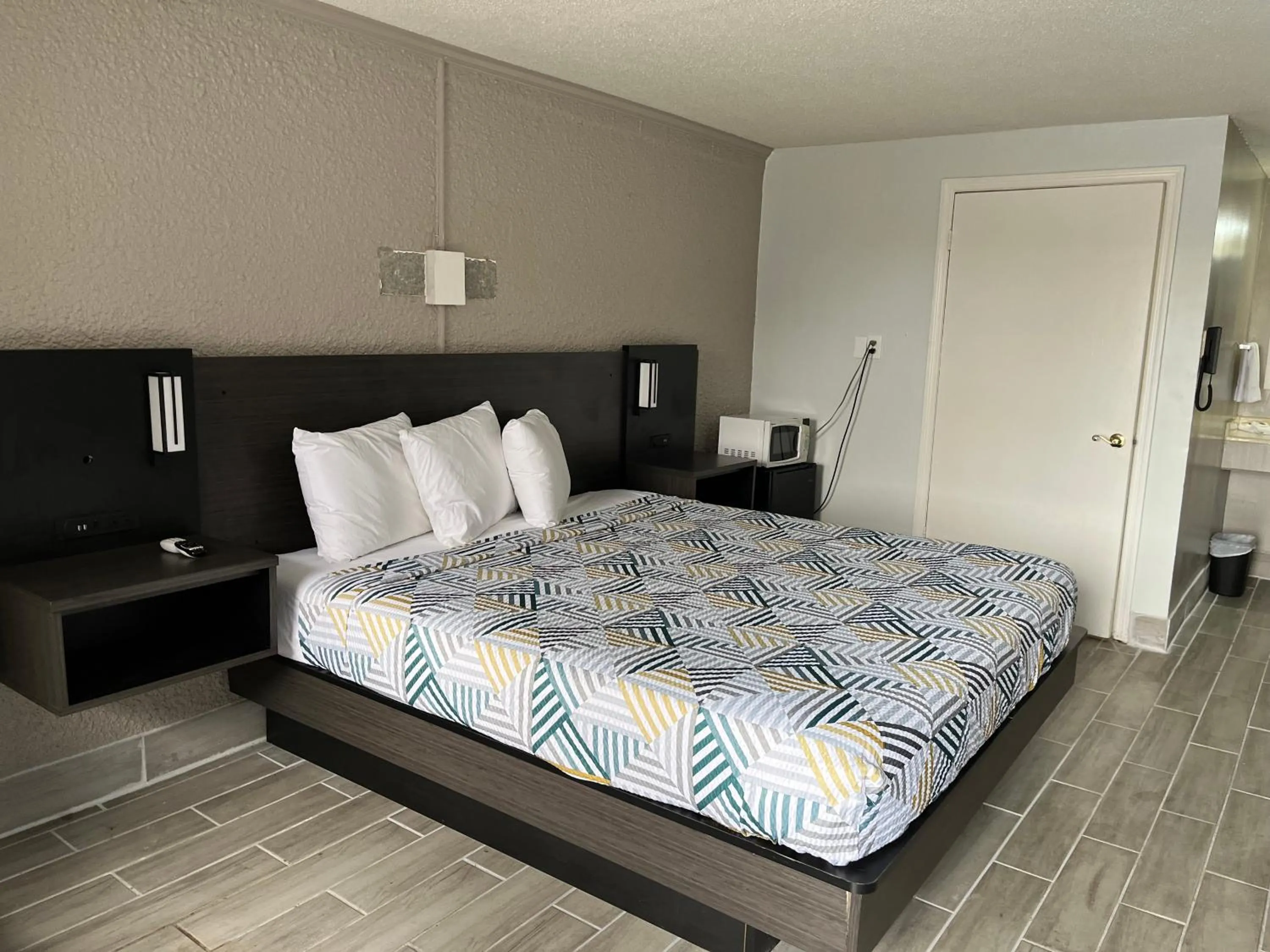 Bed in Motel 6 Cordele, GA