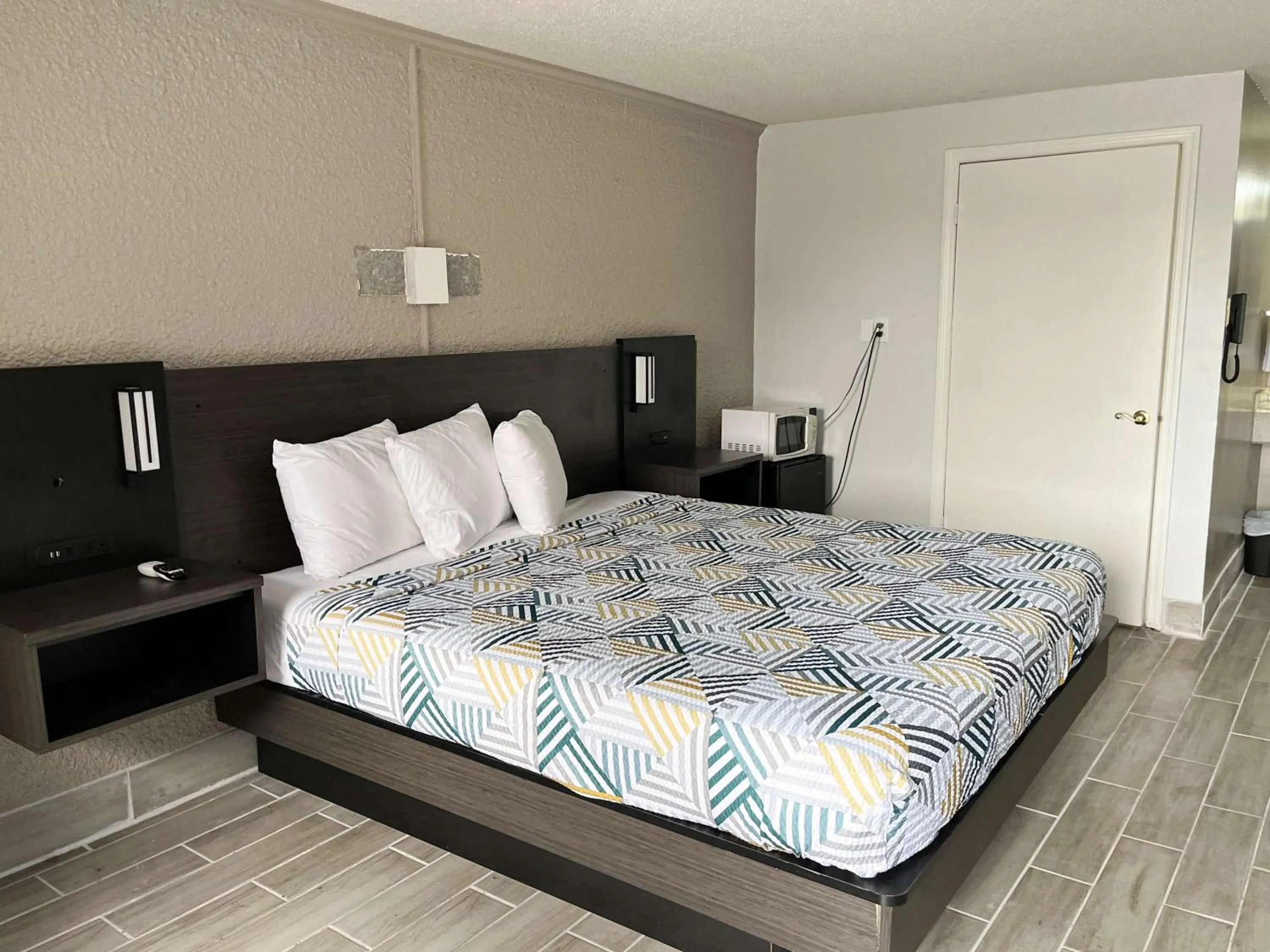 Bedroom, Bed in Motel 6 Cordele, GA