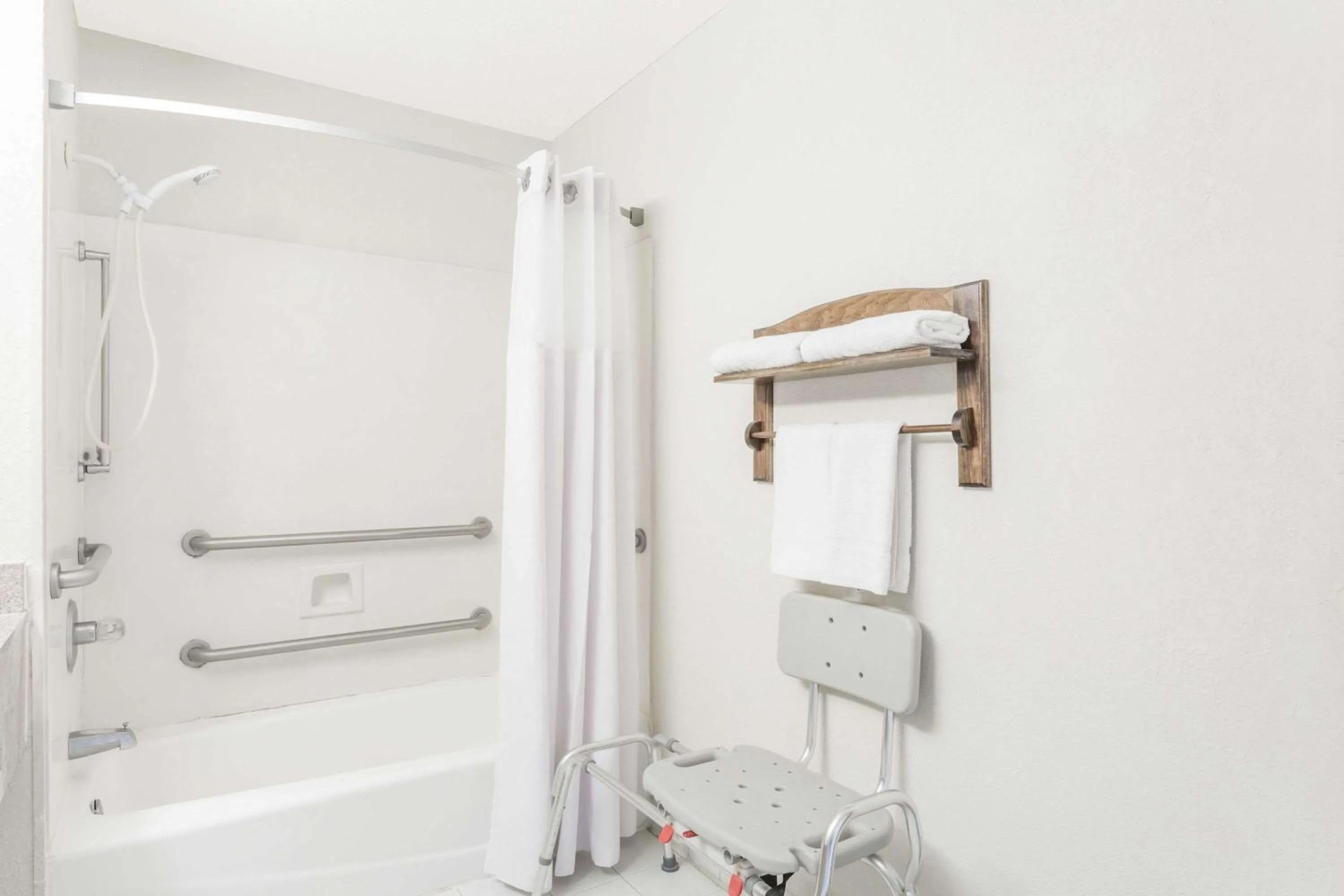 Photo of the whole room in Brentwood Inn & Suites