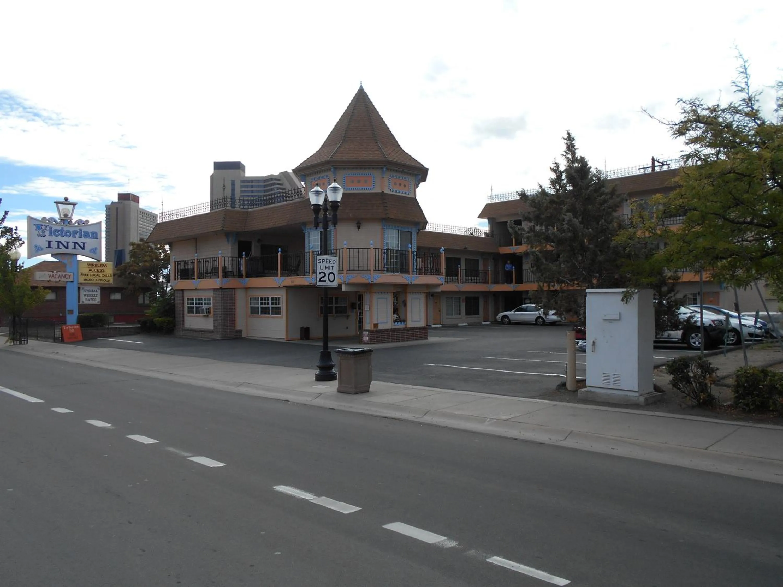 Facade/entrance in Victorian Inn