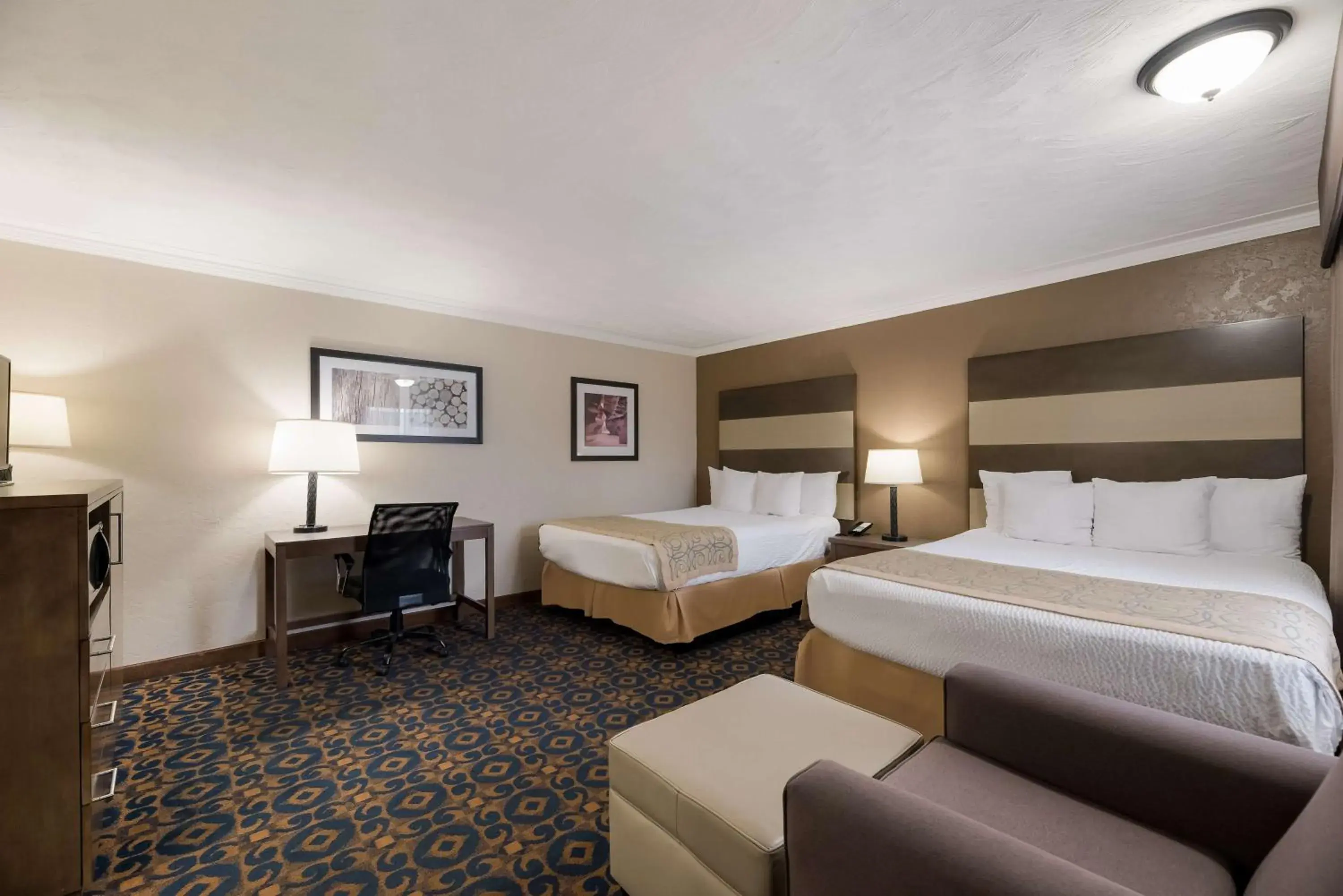 Queen Room with Two Queen Beds in Best Western Butch Cassidy Inn Queen Room with Two Queen Beds in Best Western Butch Cassidy Inn