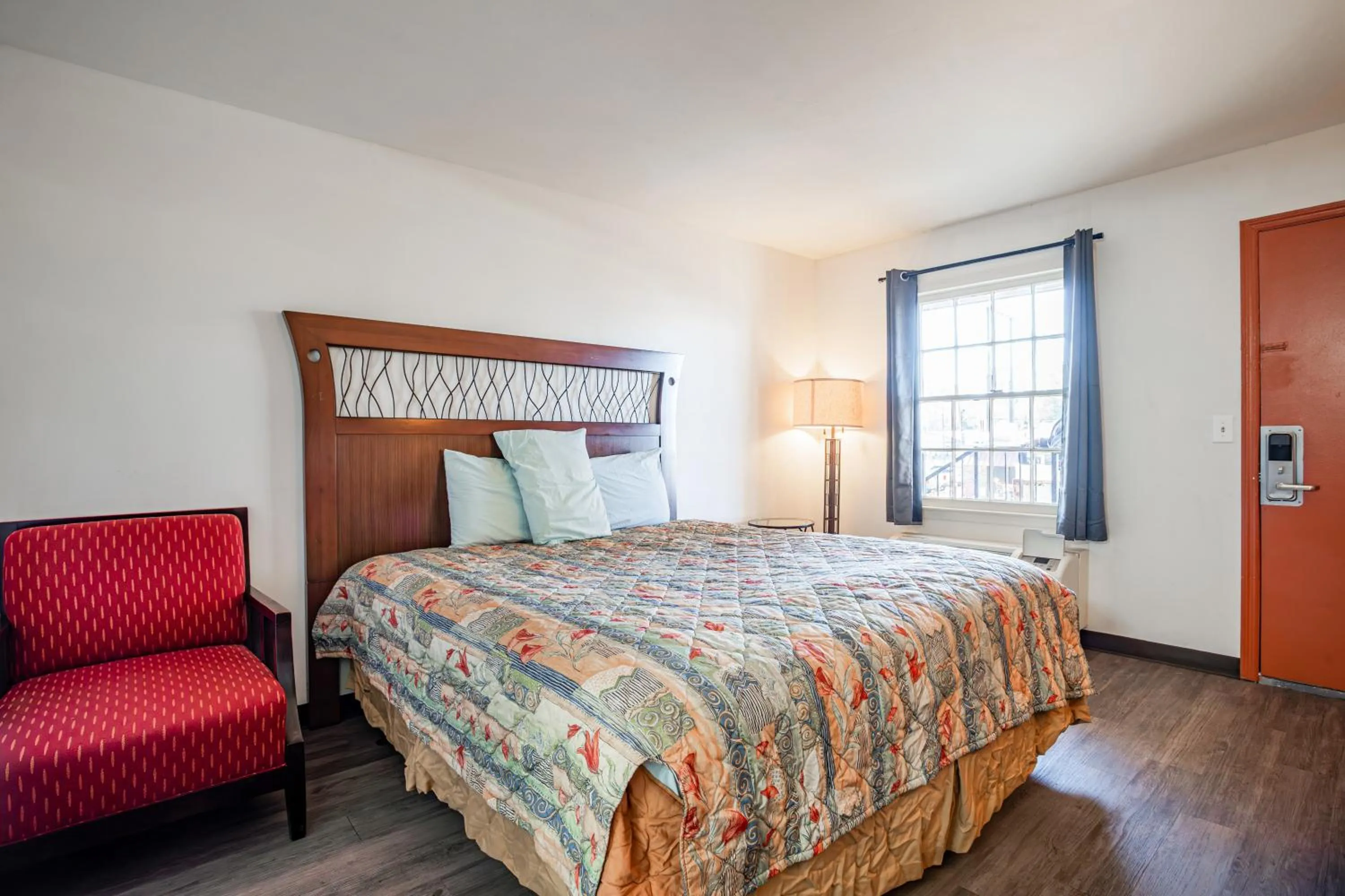 Bedroom, Bed in Southern Inn By OYO Walterboro I-95