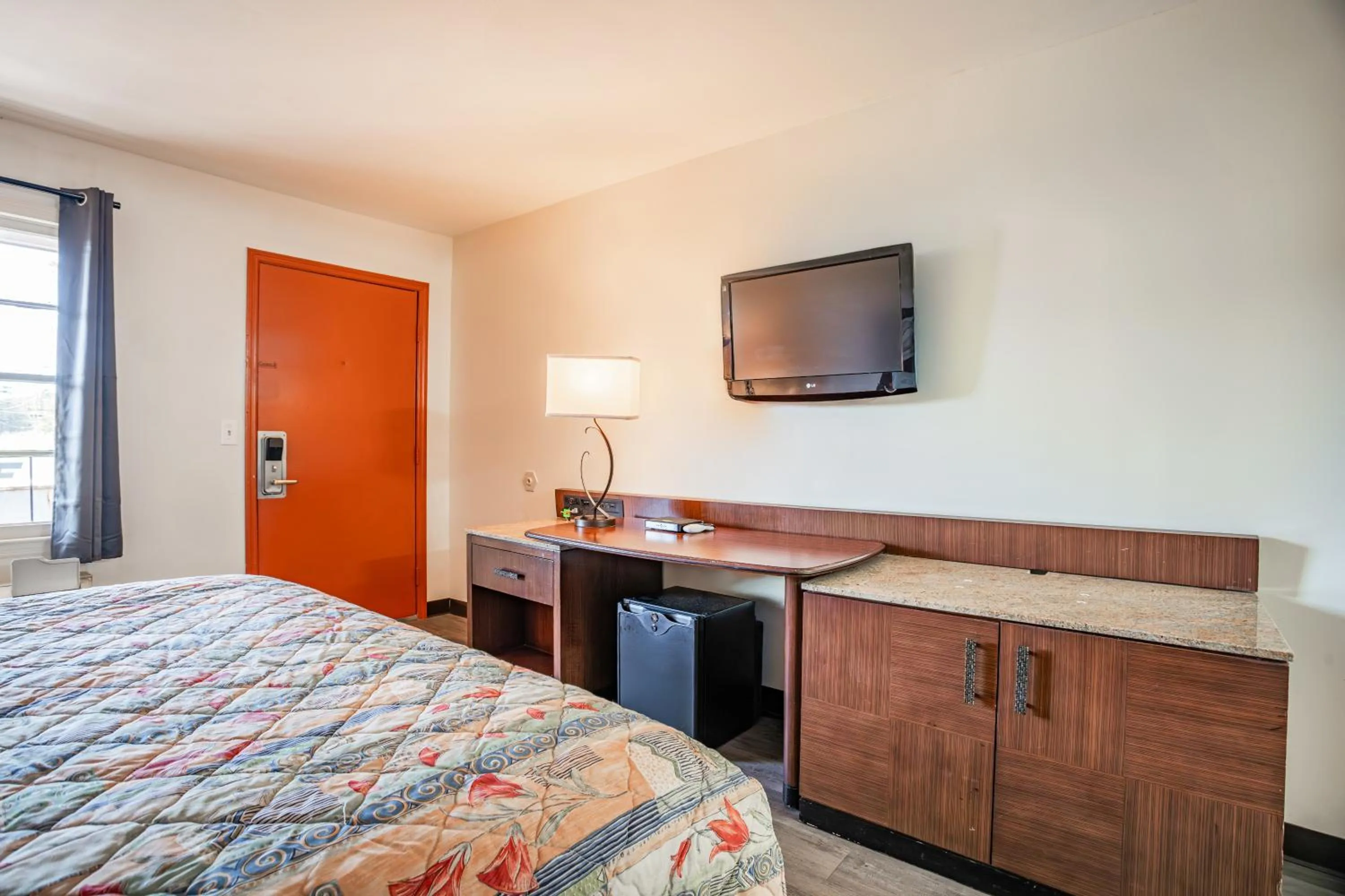 Bedroom, Bed in Southern Inn By OYO Walterboro I-95