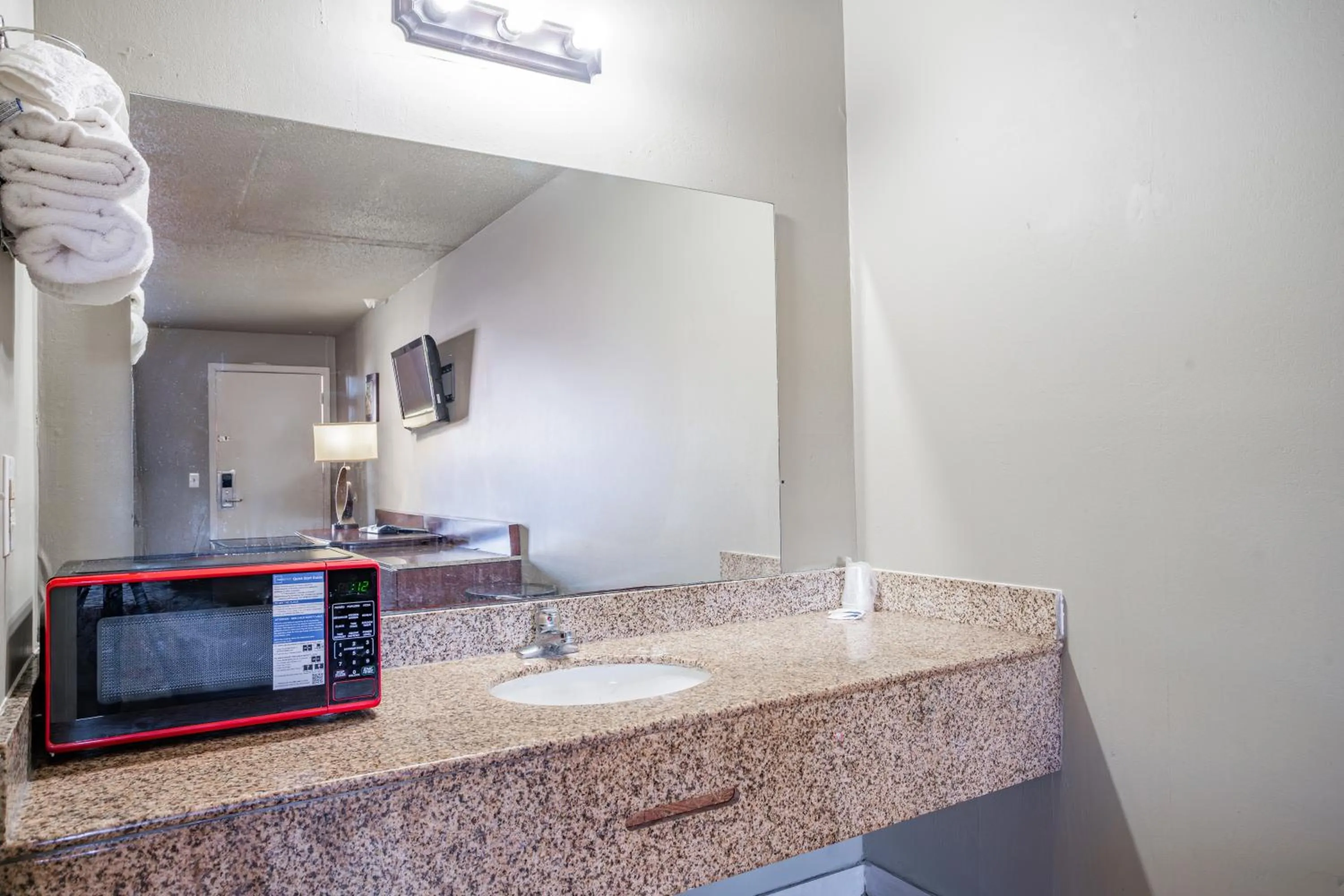 Bathroom in Southern Inn By OYO Walterboro I-95