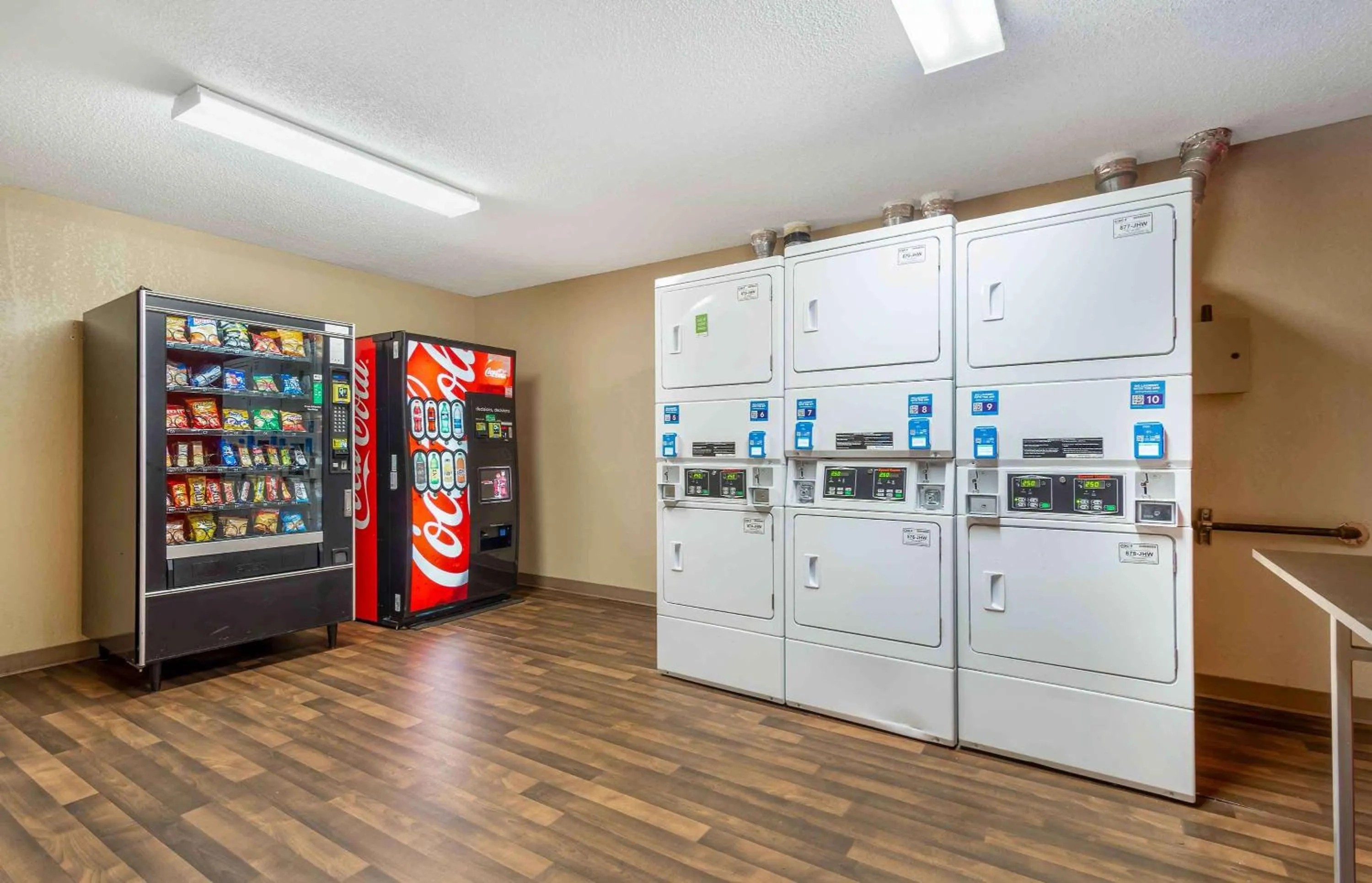 Property building in Extended Stay America Select Suites - Atlanta - Alpharetta - Northpoint - East