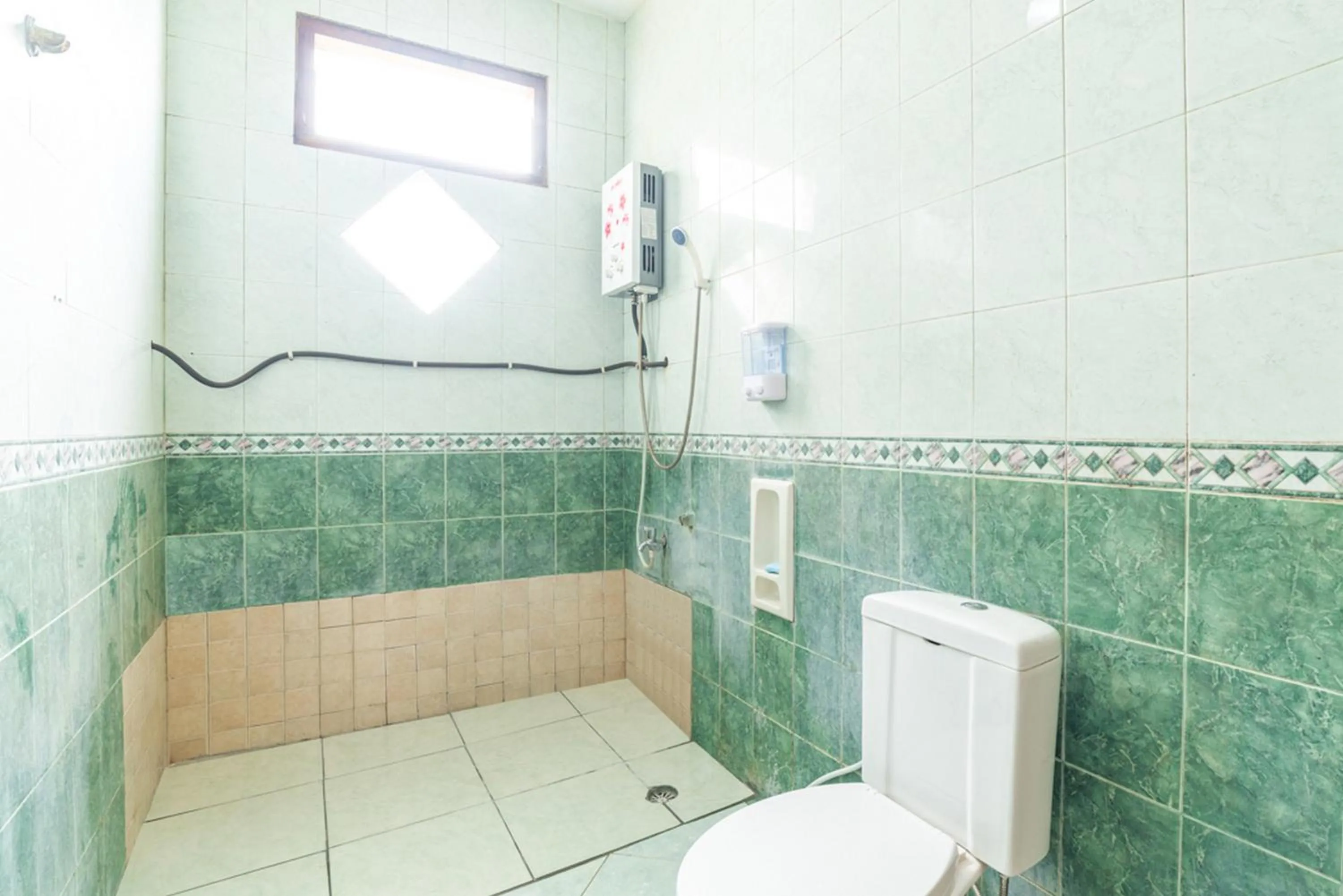 RedDoorz Syariah near Balai Kota Batu