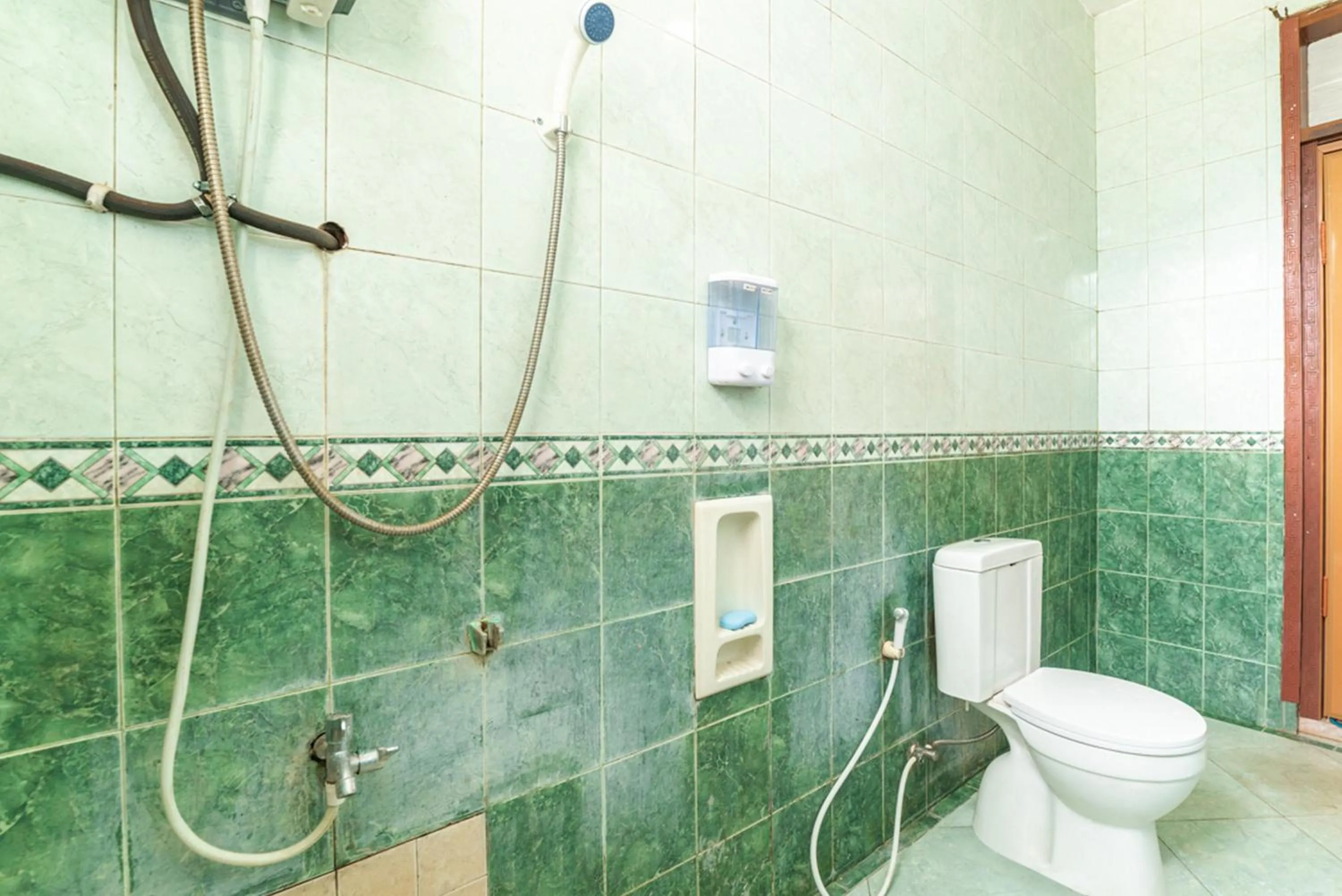 RedDoorz Syariah near Balai Kota Batu