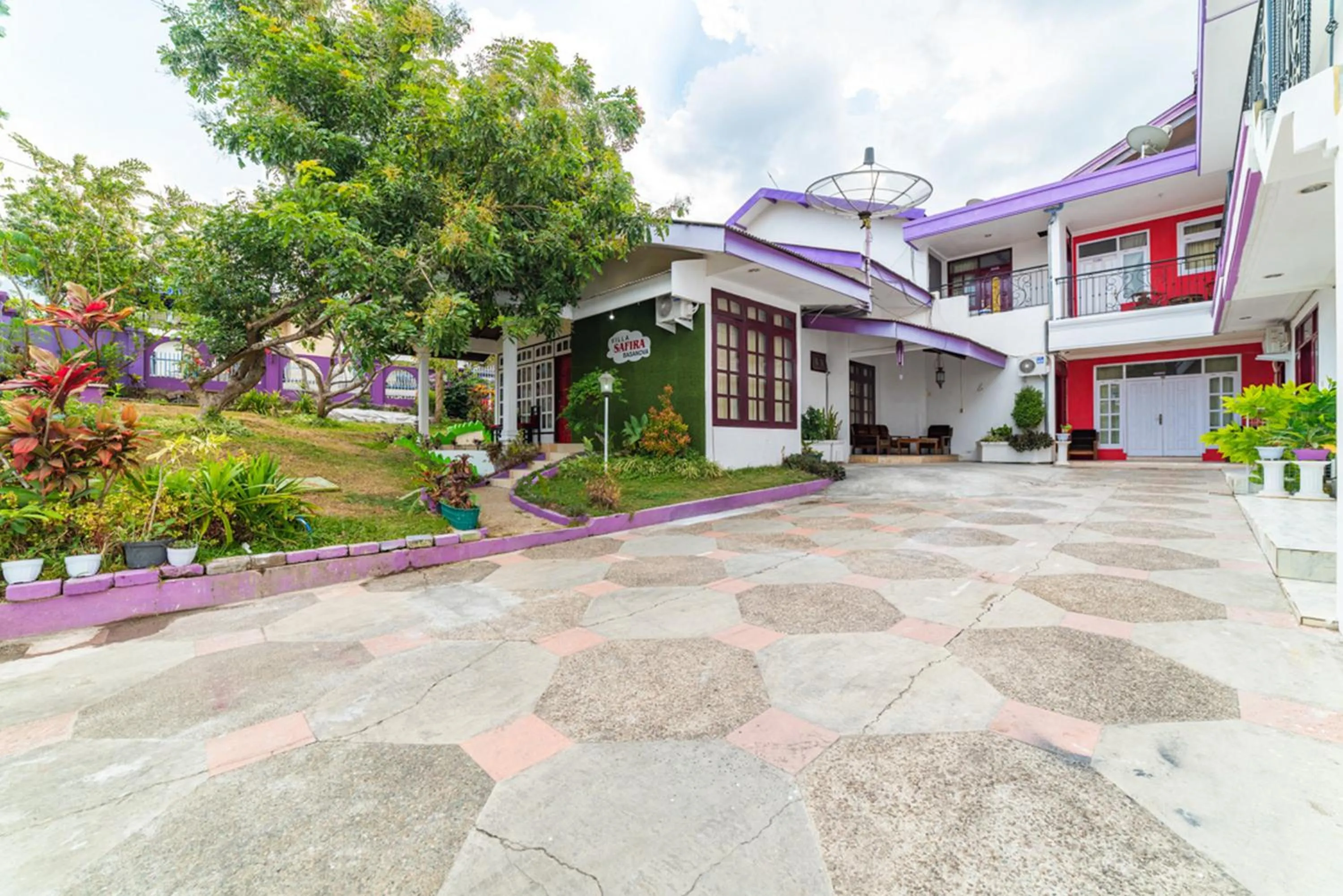 RedDoorz Syariah near Balai Kota Batu