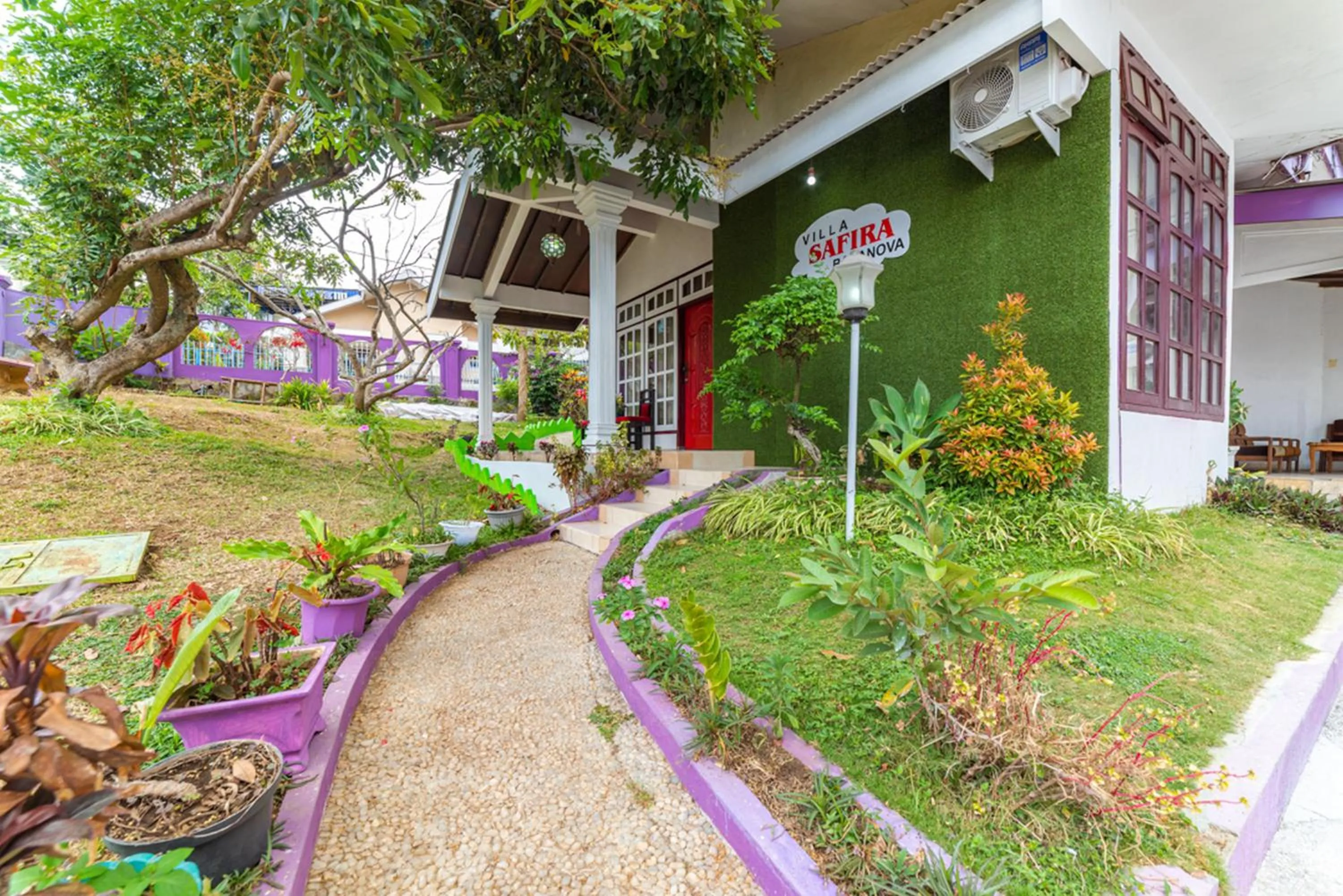 RedDoorz Syariah near Balai Kota Batu