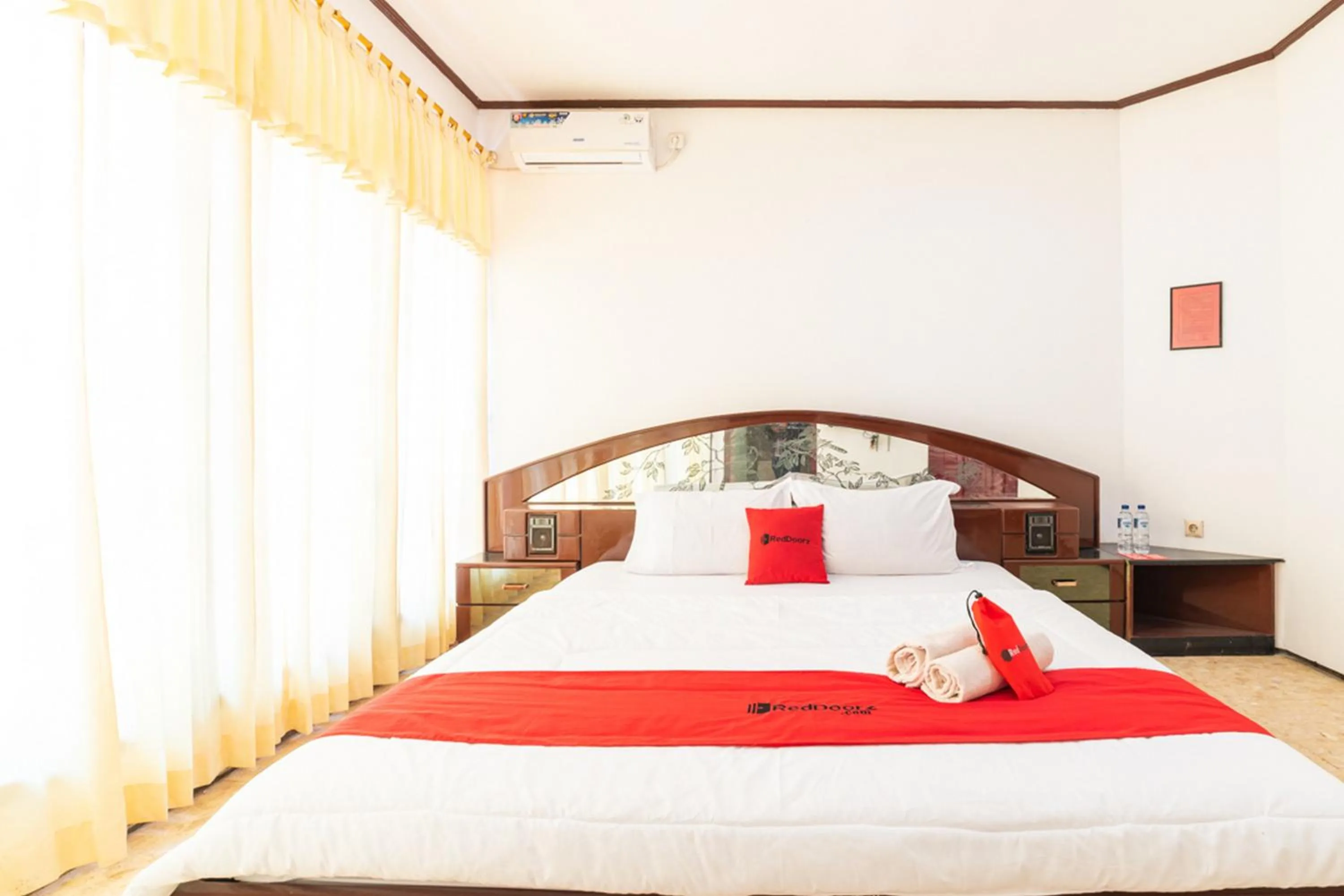 Bed in RedDoorz Syariah near Balai Kota Batu