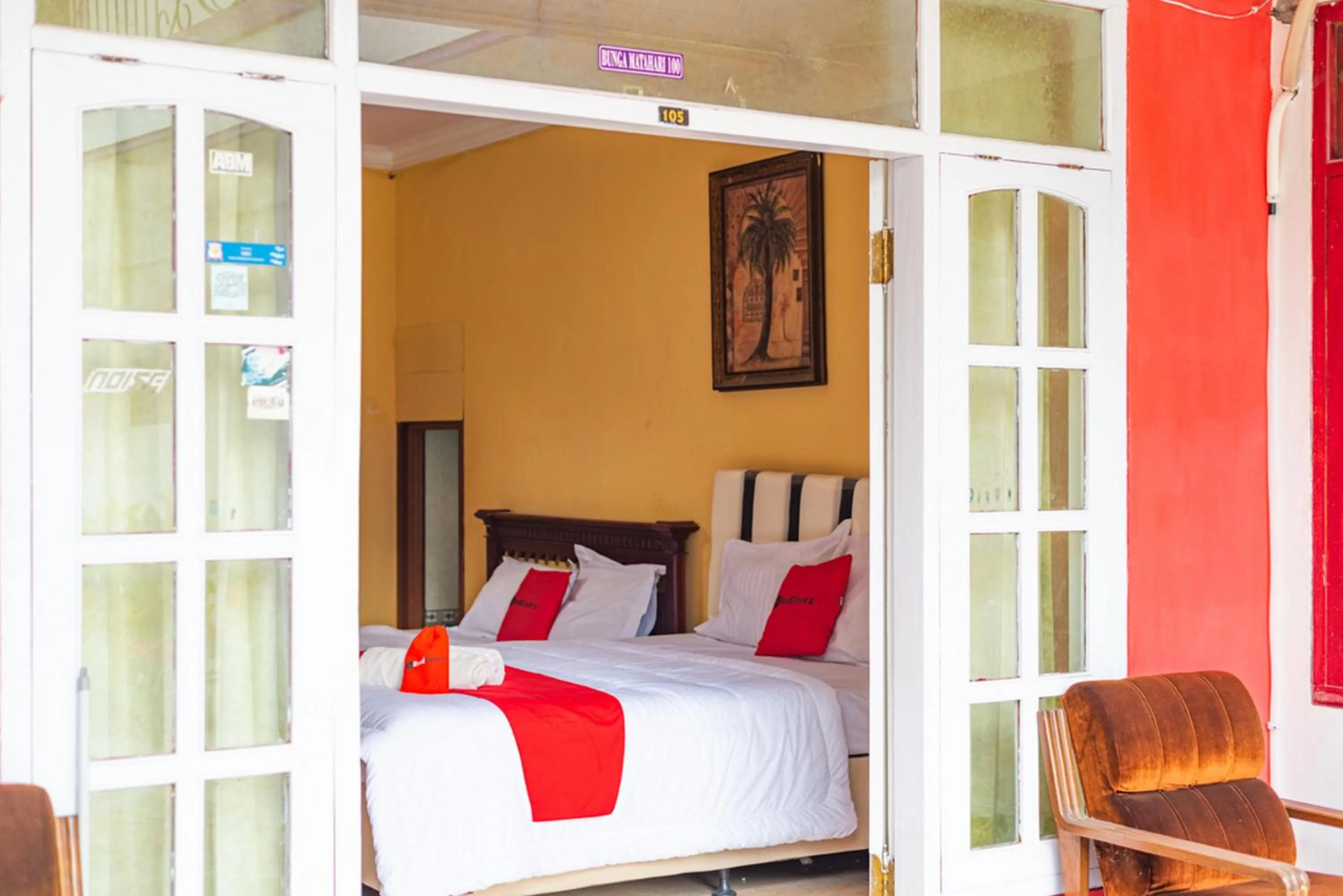 Bed in RedDoorz Syariah near Balai Kota Batu