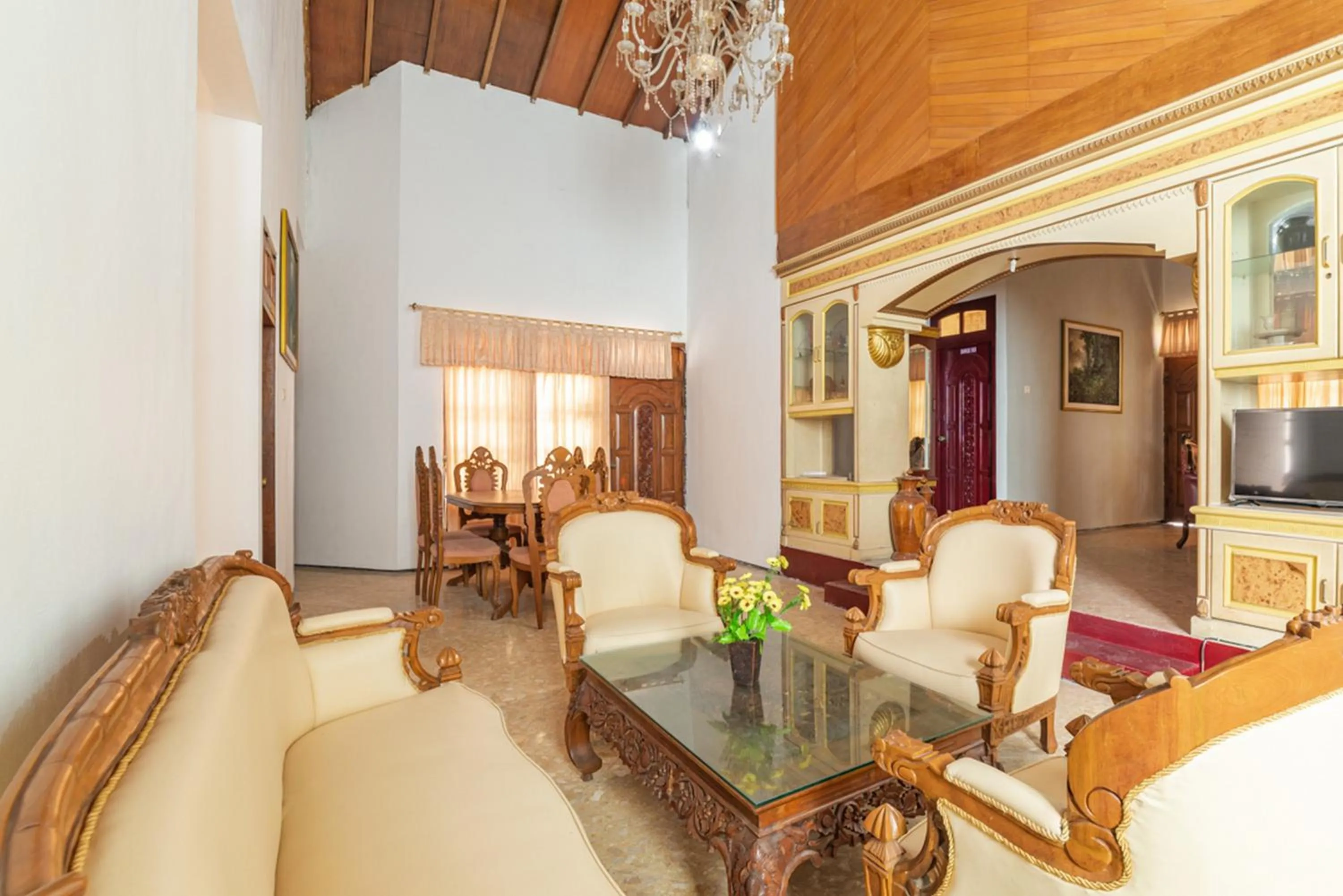 RedDoorz Syariah near Balai Kota Batu