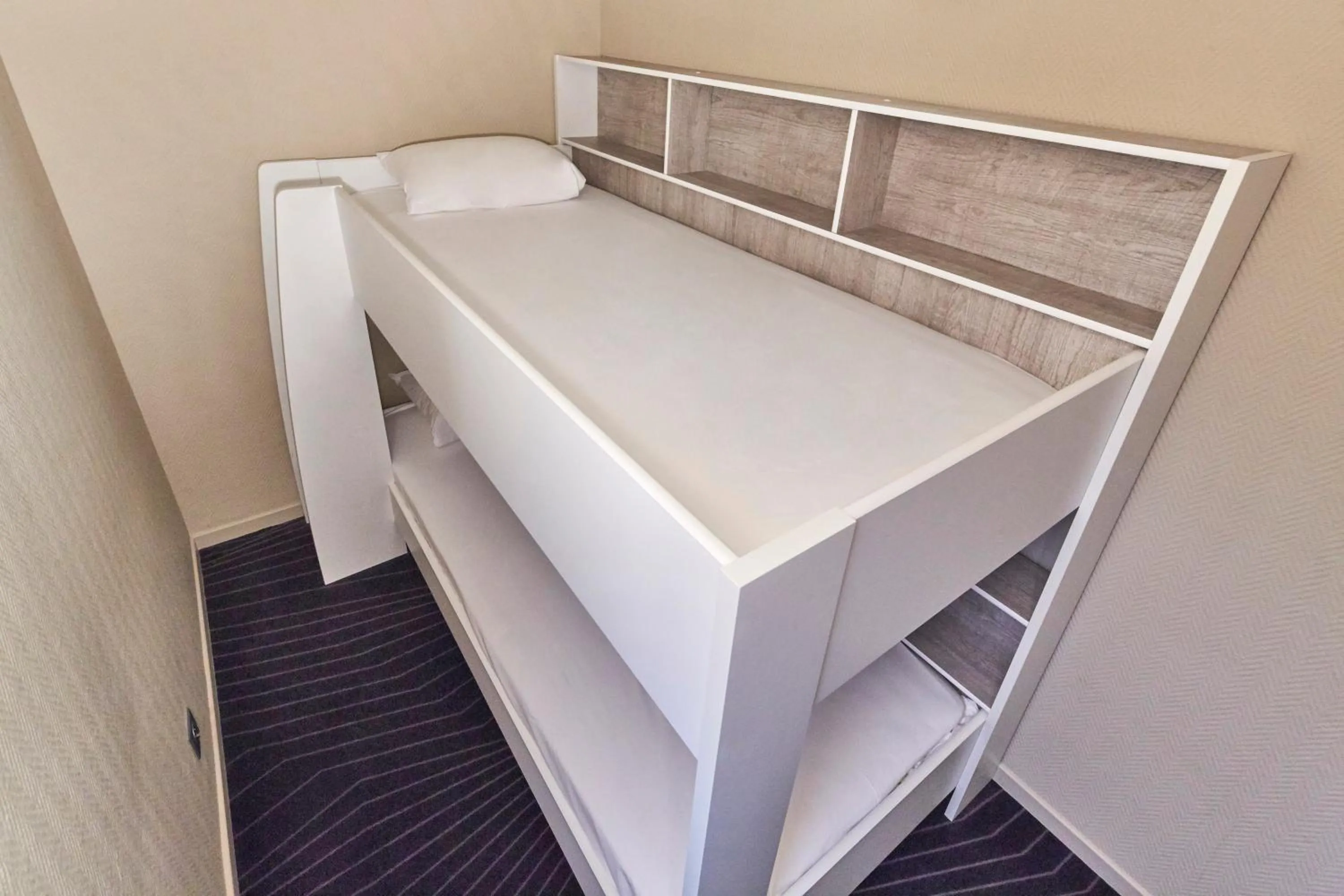 bunk bed, Bed in Kyriad Beaune