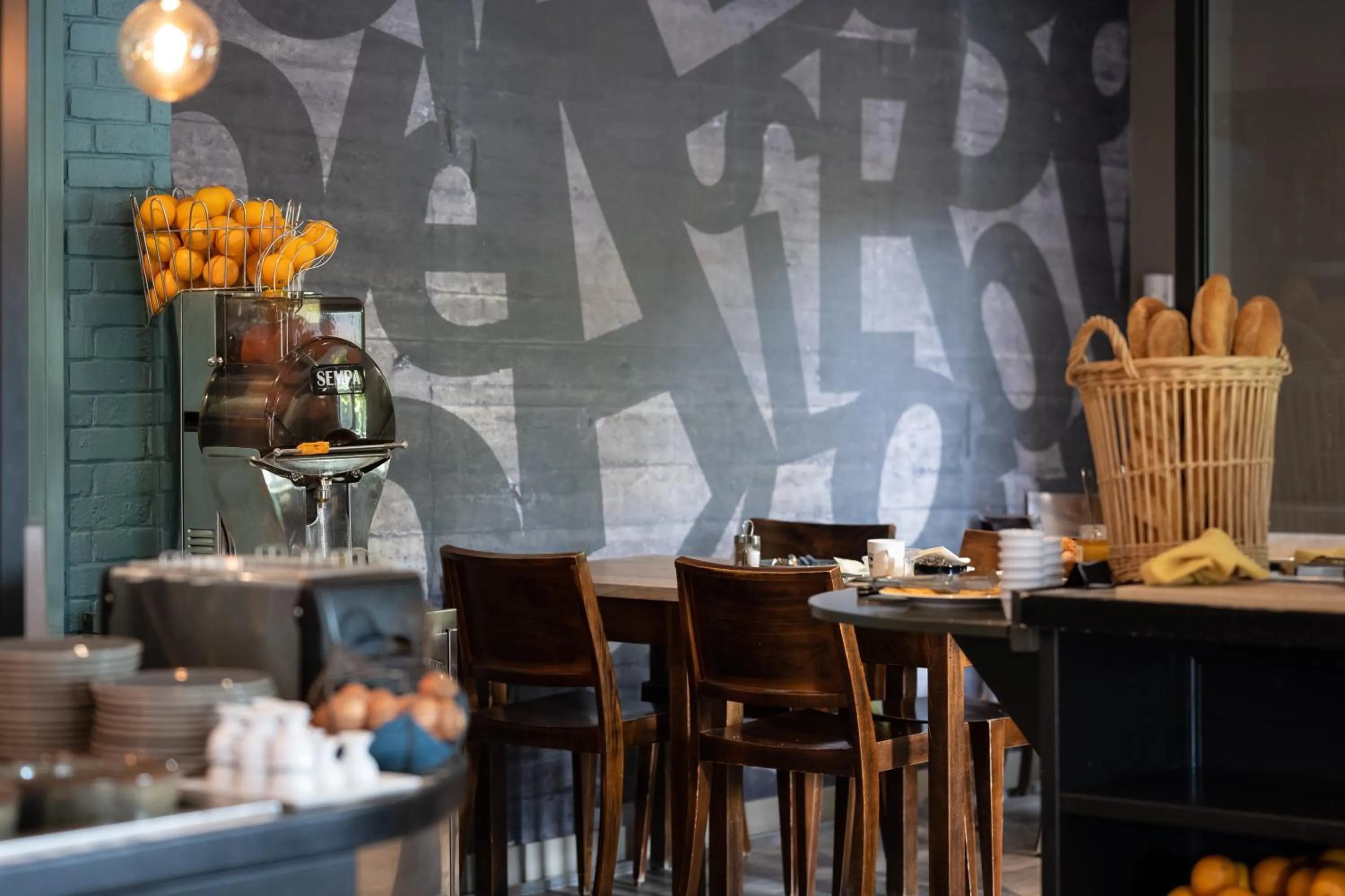 Restaurant/places to eat in Kyriad Beaune