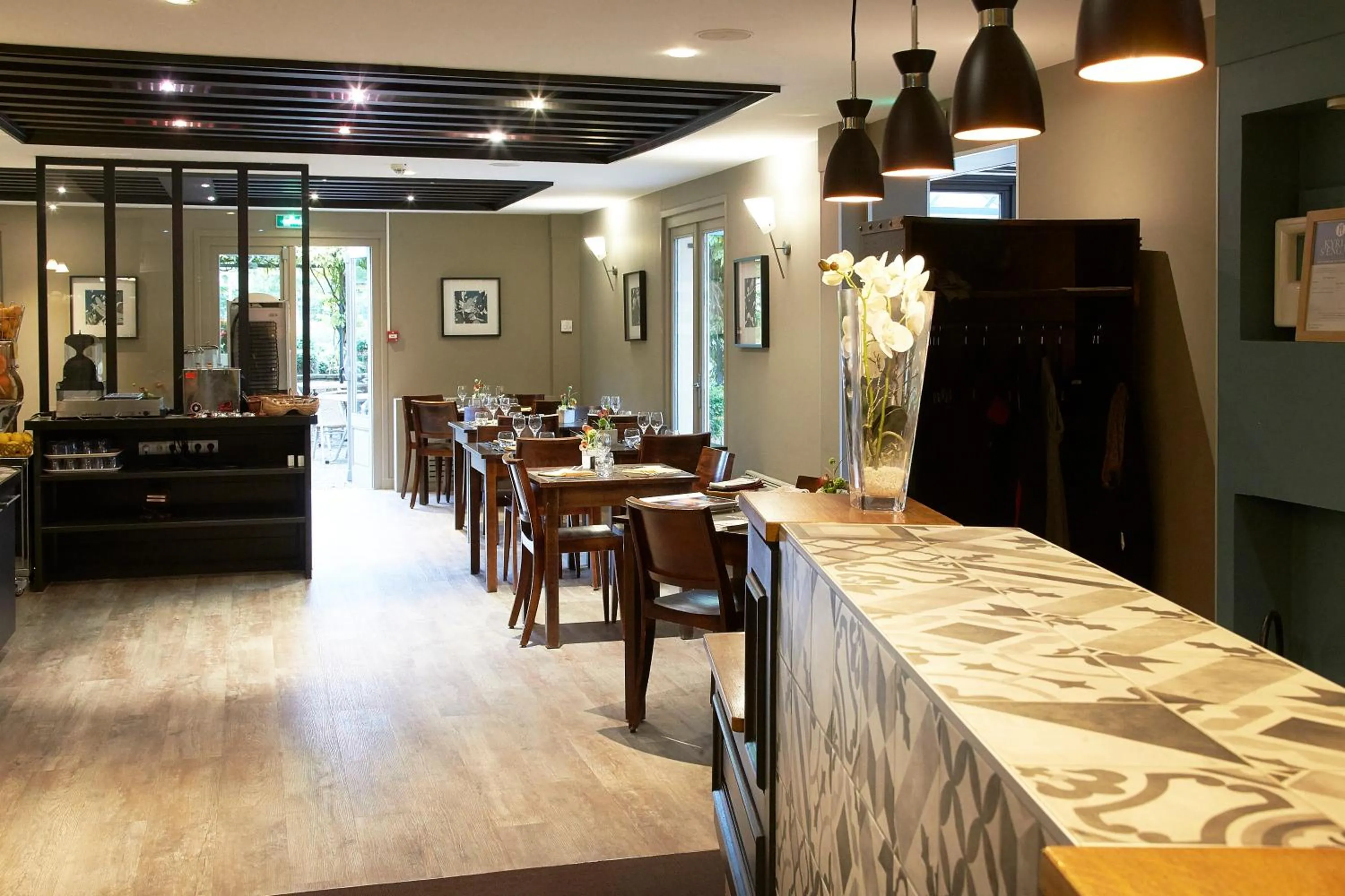 Restaurant/places to eat in Kyriad Beaune