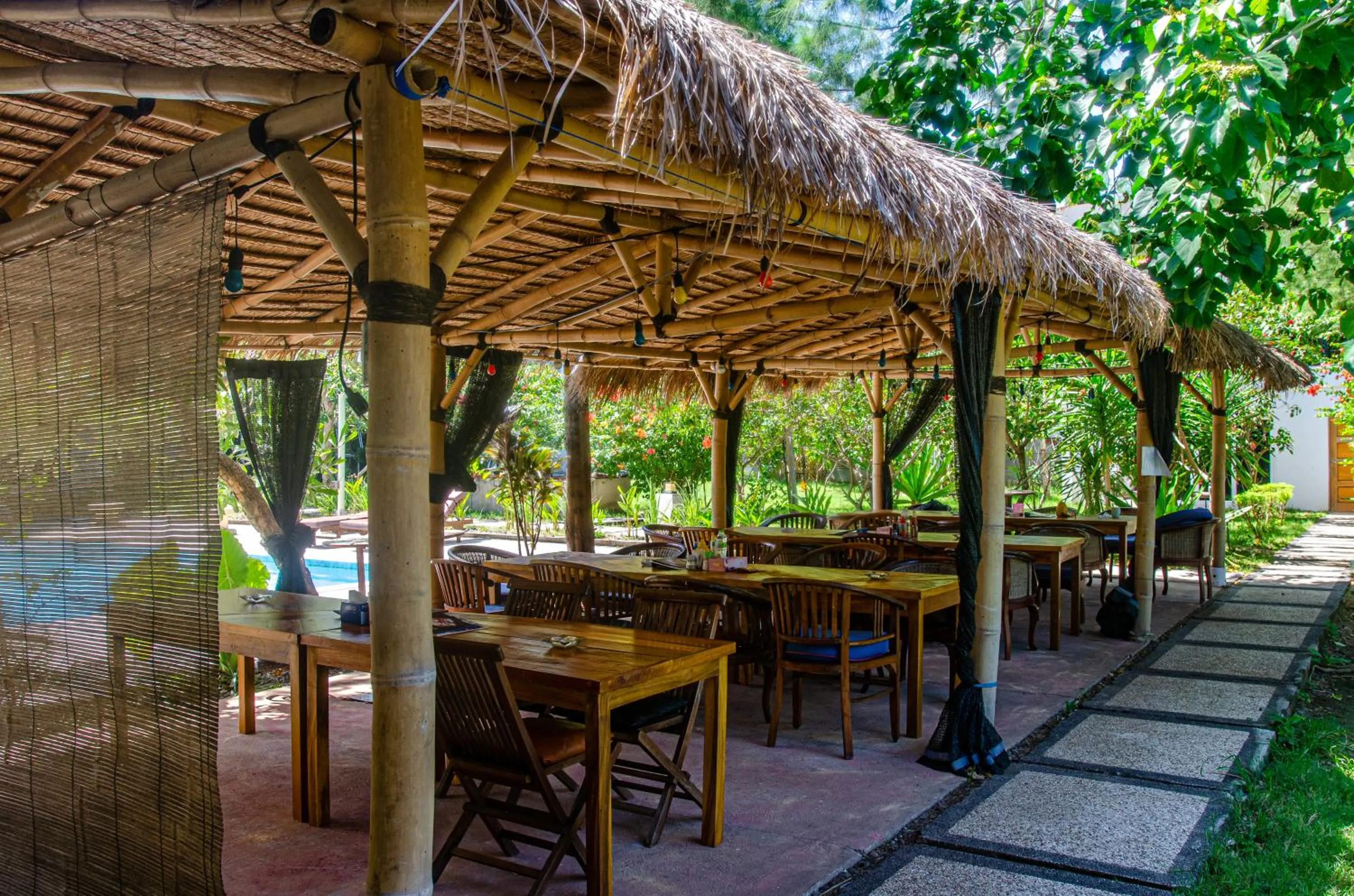 Restaurant/places to eat in Senggigi Homes & Apartments