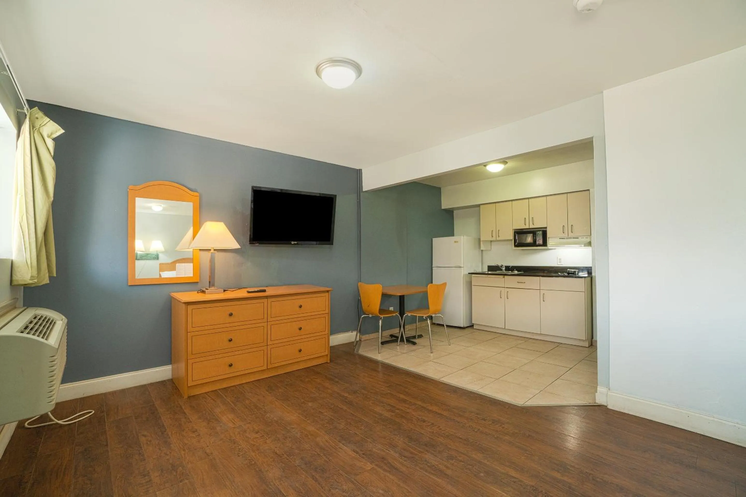 Bedroom in OYO Hotel Midland