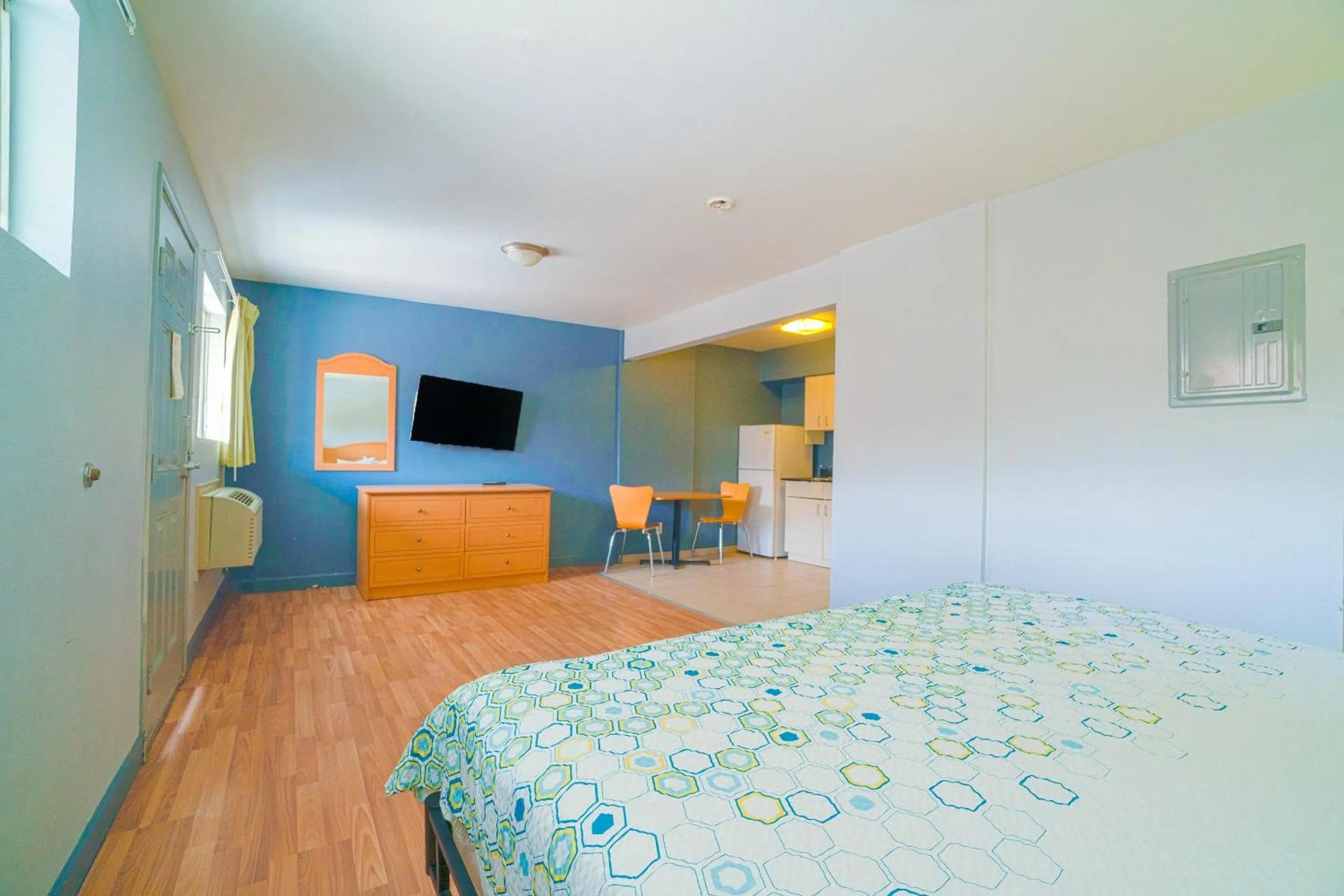 Bedroom in OYO Hotel Midland