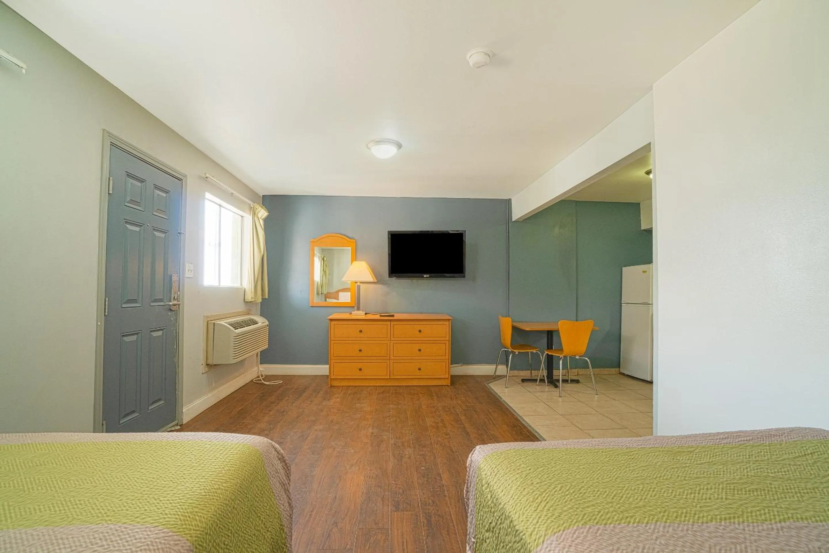 Bedroom in OYO Hotel Midland