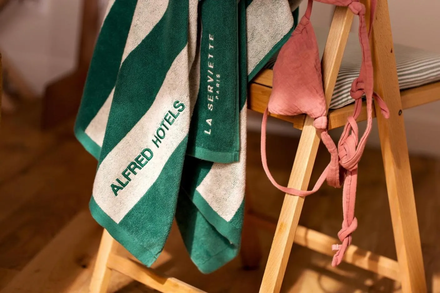 towels in Alfred Hotels Monaco - Hôtel rénové