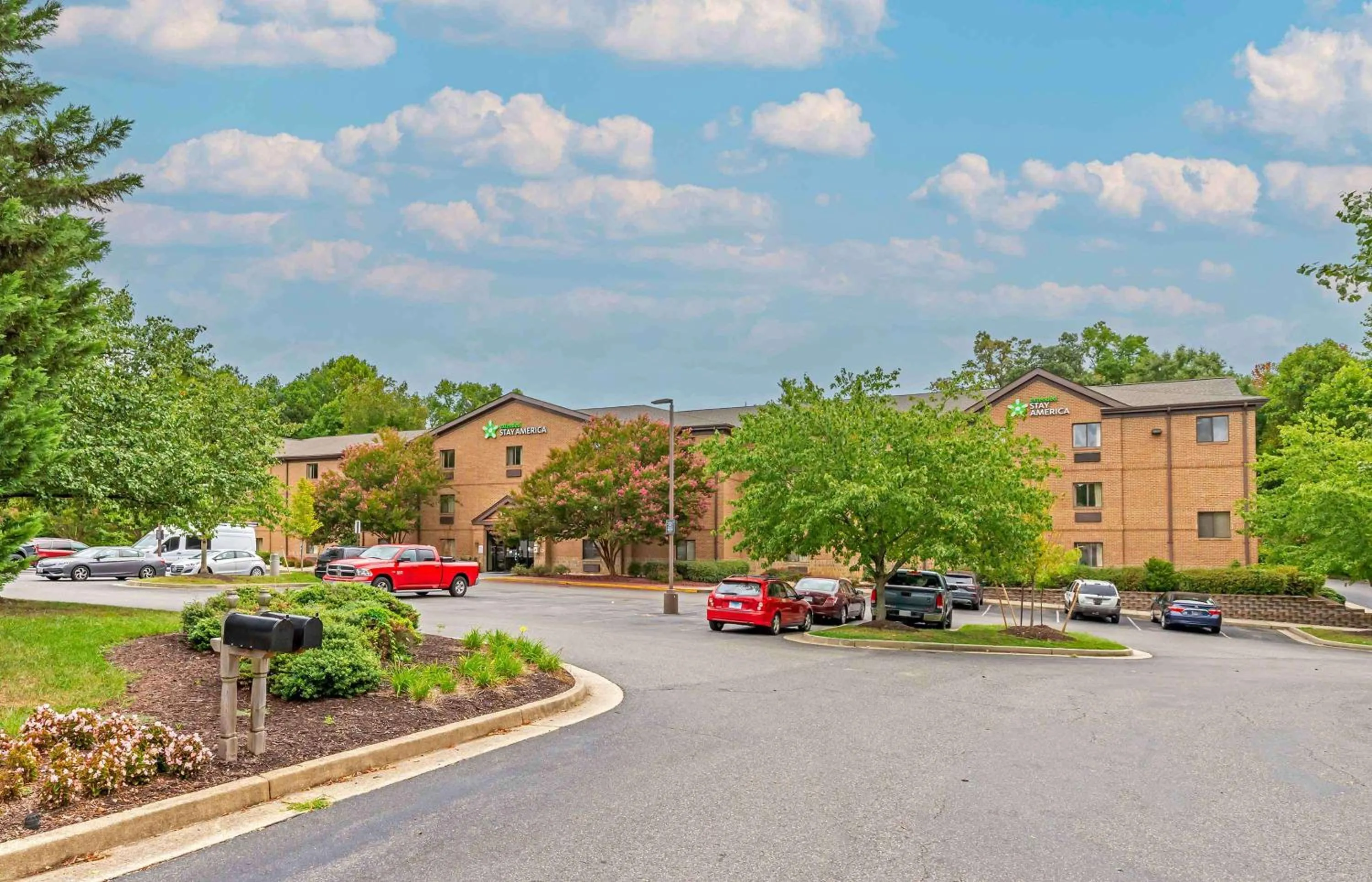 Property building in Extended Stay America Select Suites - Richmond - Innsbrook
