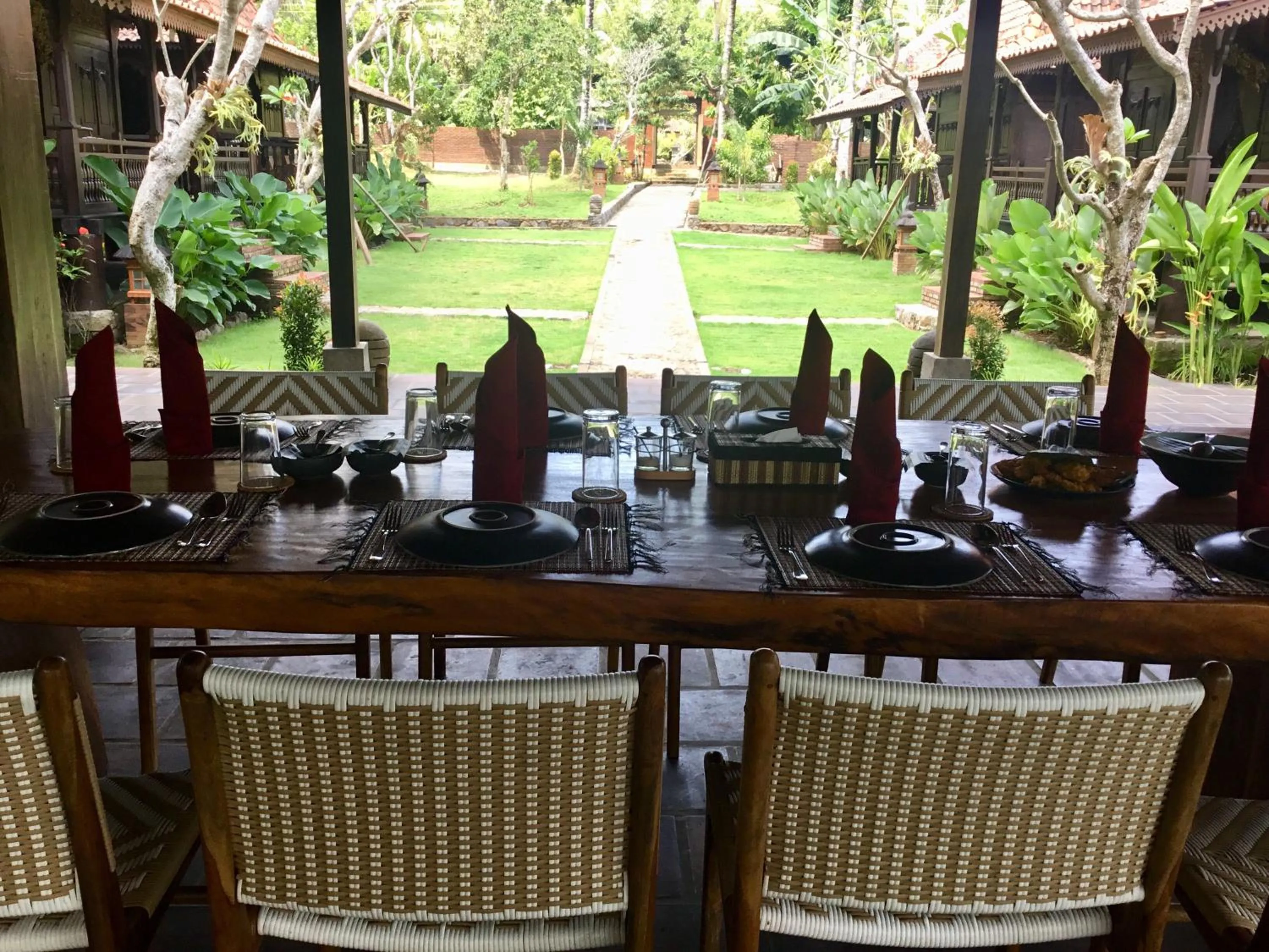 Restaurant/places to eat in Alas Arum Ecolodge