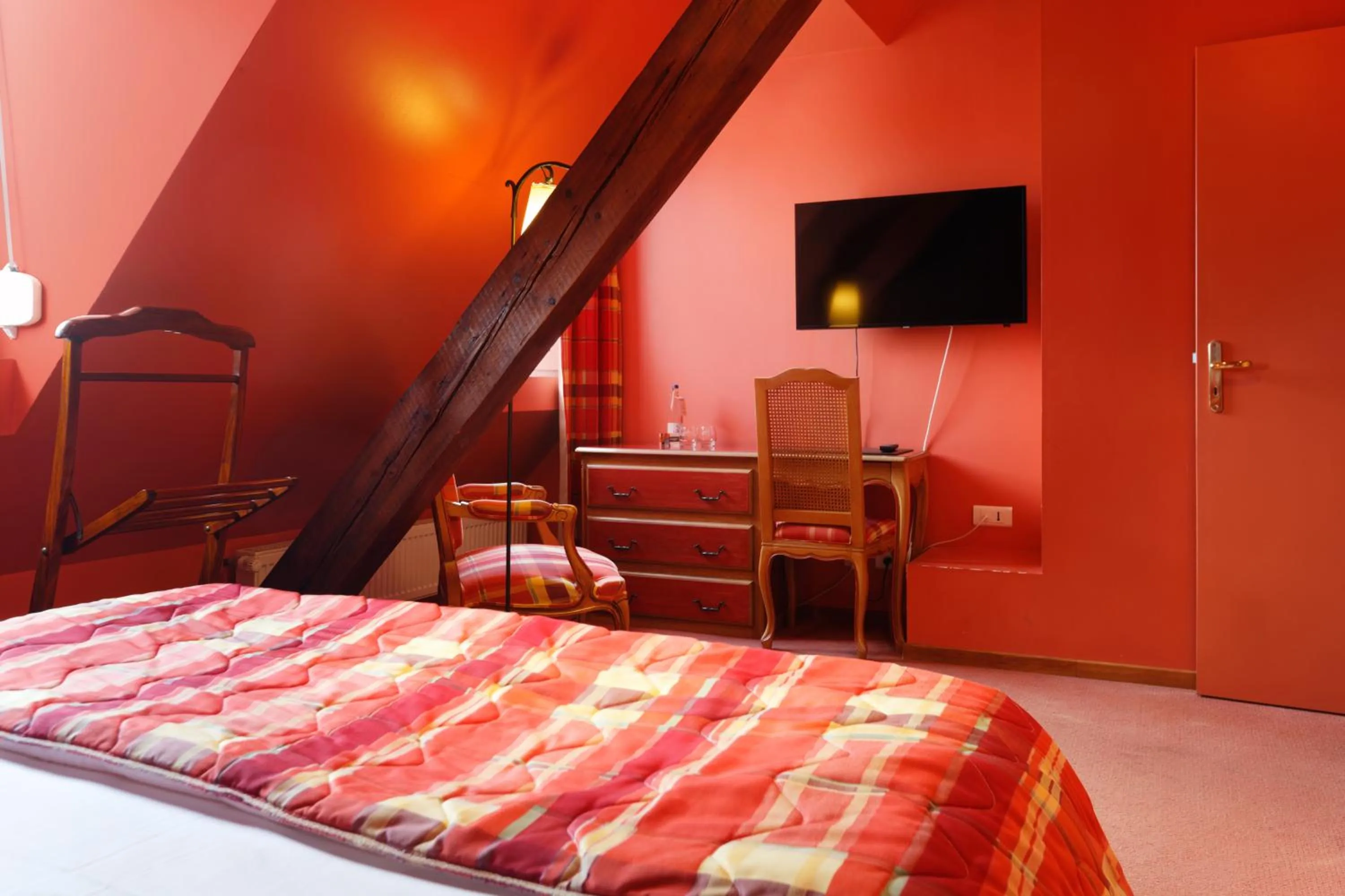 Bedroom, Bed in Logis Hôtel Beauséjour Colmar